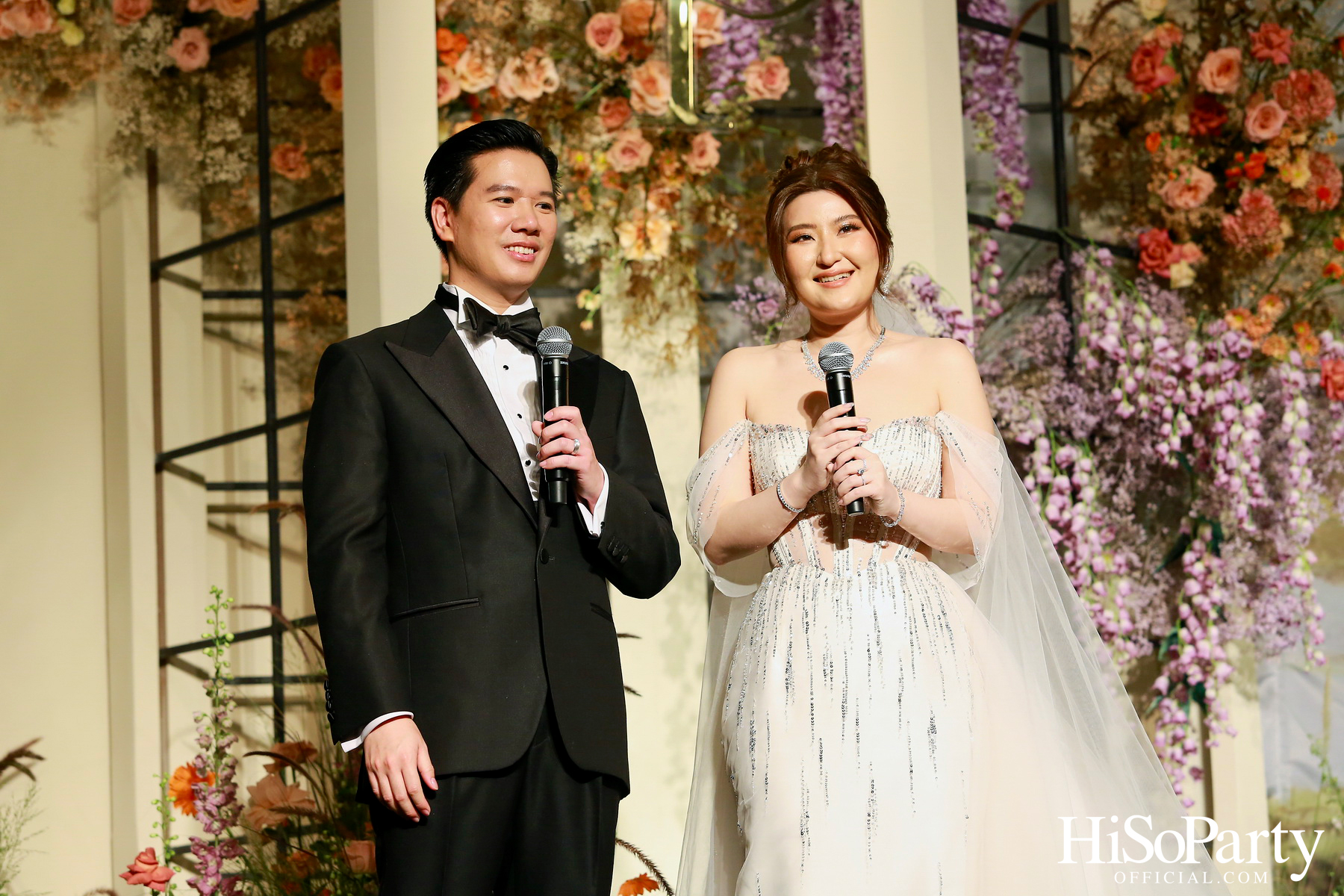 งานฉลองมงคลสมรสระหว่าง ธนพร เตชะวรบท และ วีรเดช ส่งทวีผล