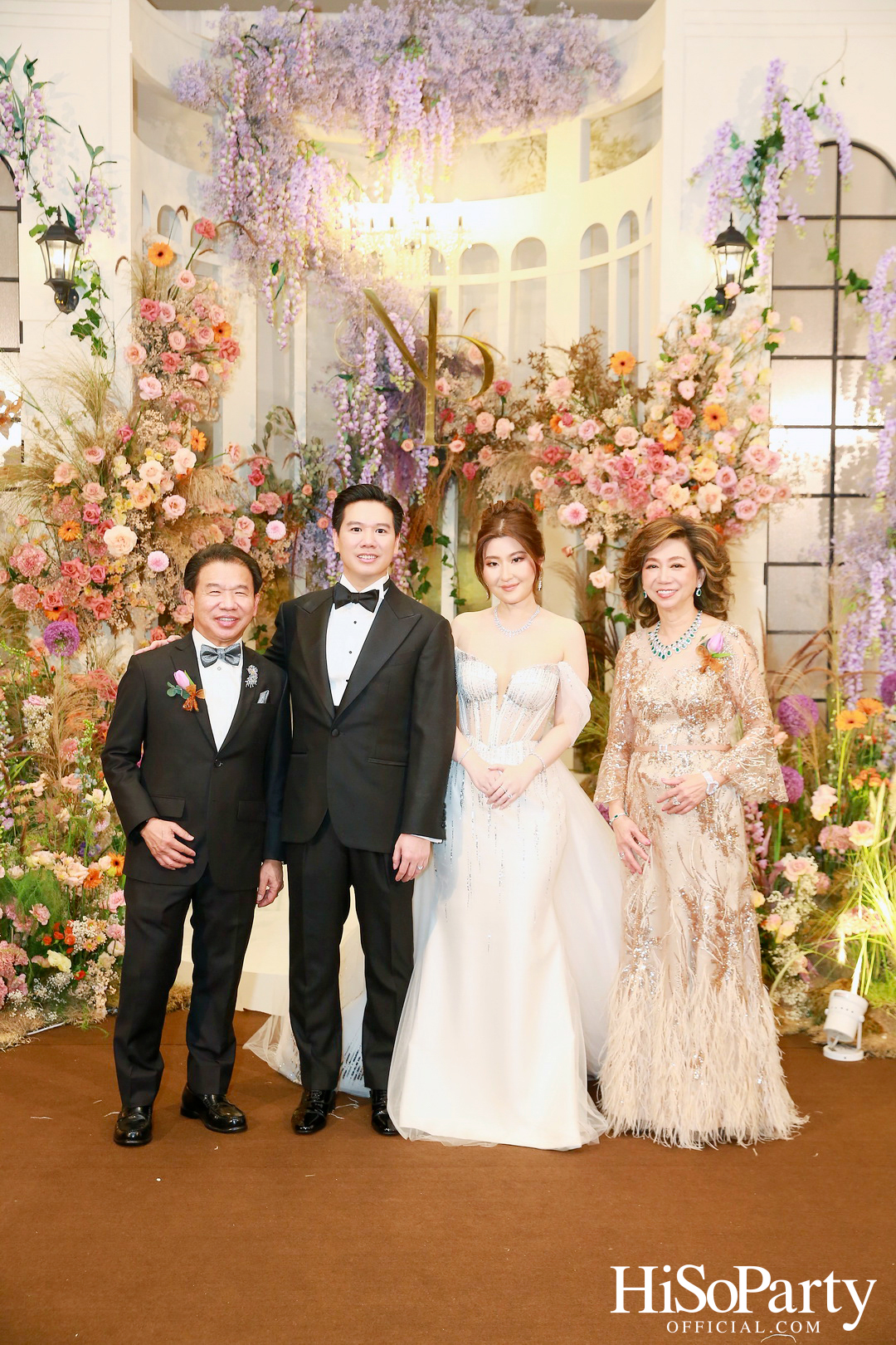 งานฉลองมงคลสมรสระหว่าง ธนพร เตชะวรบท และ วีรเดช ส่งทวีผล