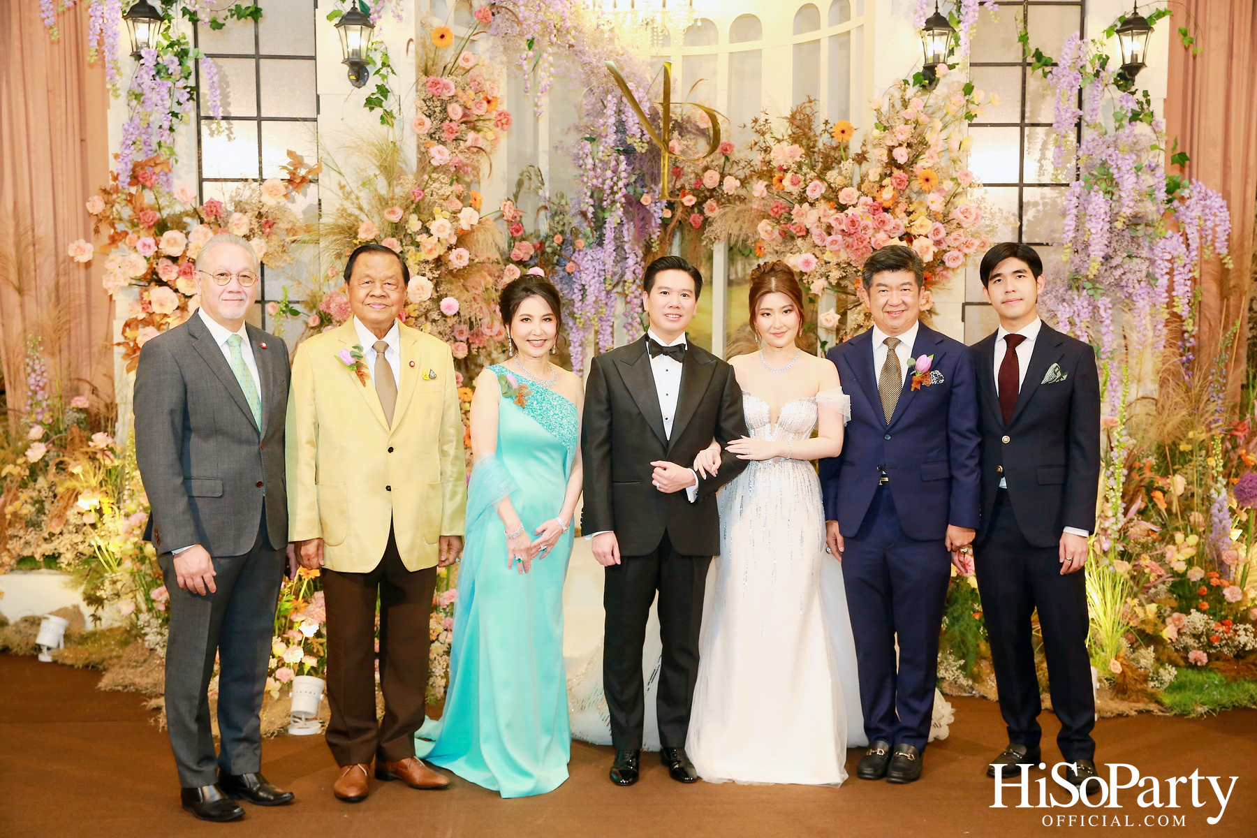 งานฉลองมงคลสมรสระหว่าง ธนพร เตชะวรบท และ วีรเดช ส่งทวีผล