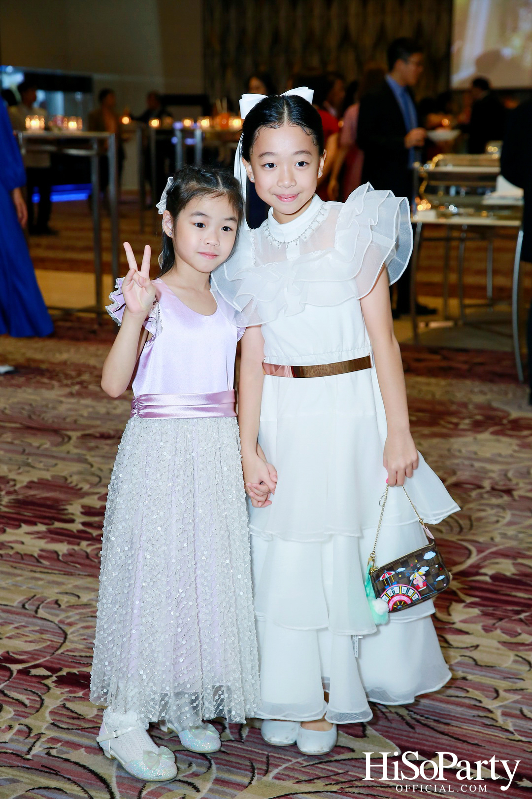 งานฉลองมงคลสมรสระหว่าง ธนพร เตชะวรบท และ วีรเดช ส่งทวีผล