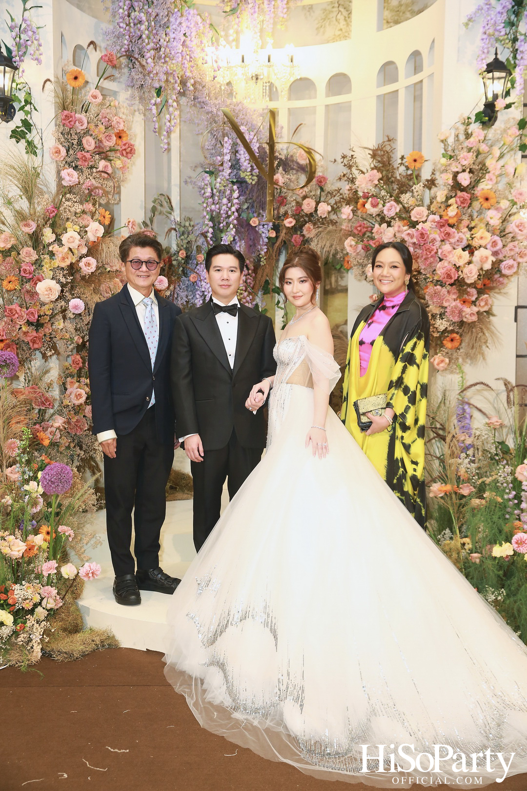 งานฉลองมงคลสมรสระหว่าง ธนพร เตชะวรบท และ วีรเดช ส่งทวีผล