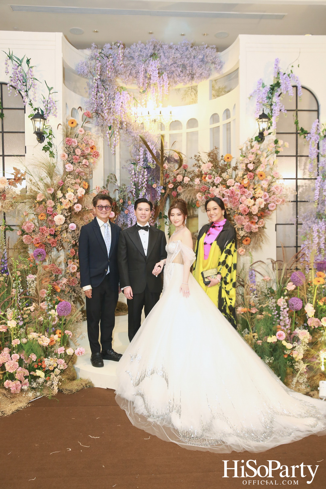 งานฉลองมงคลสมรสระหว่าง ธนพร เตชะวรบท และ วีรเดช ส่งทวีผล