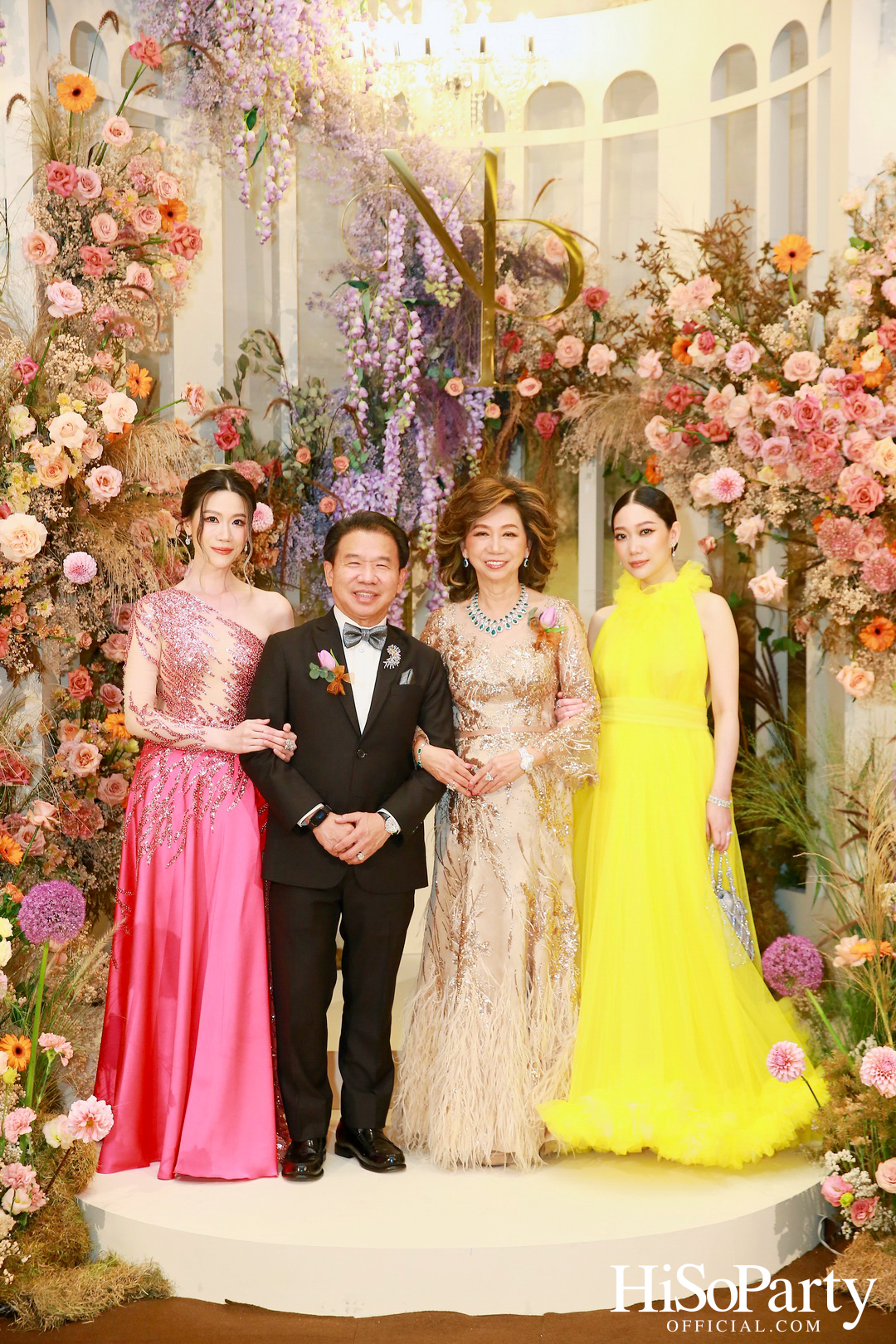 งานฉลองมงคลสมรสระหว่าง ธนพร เตชะวรบท และ วีรเดช ส่งทวีผล