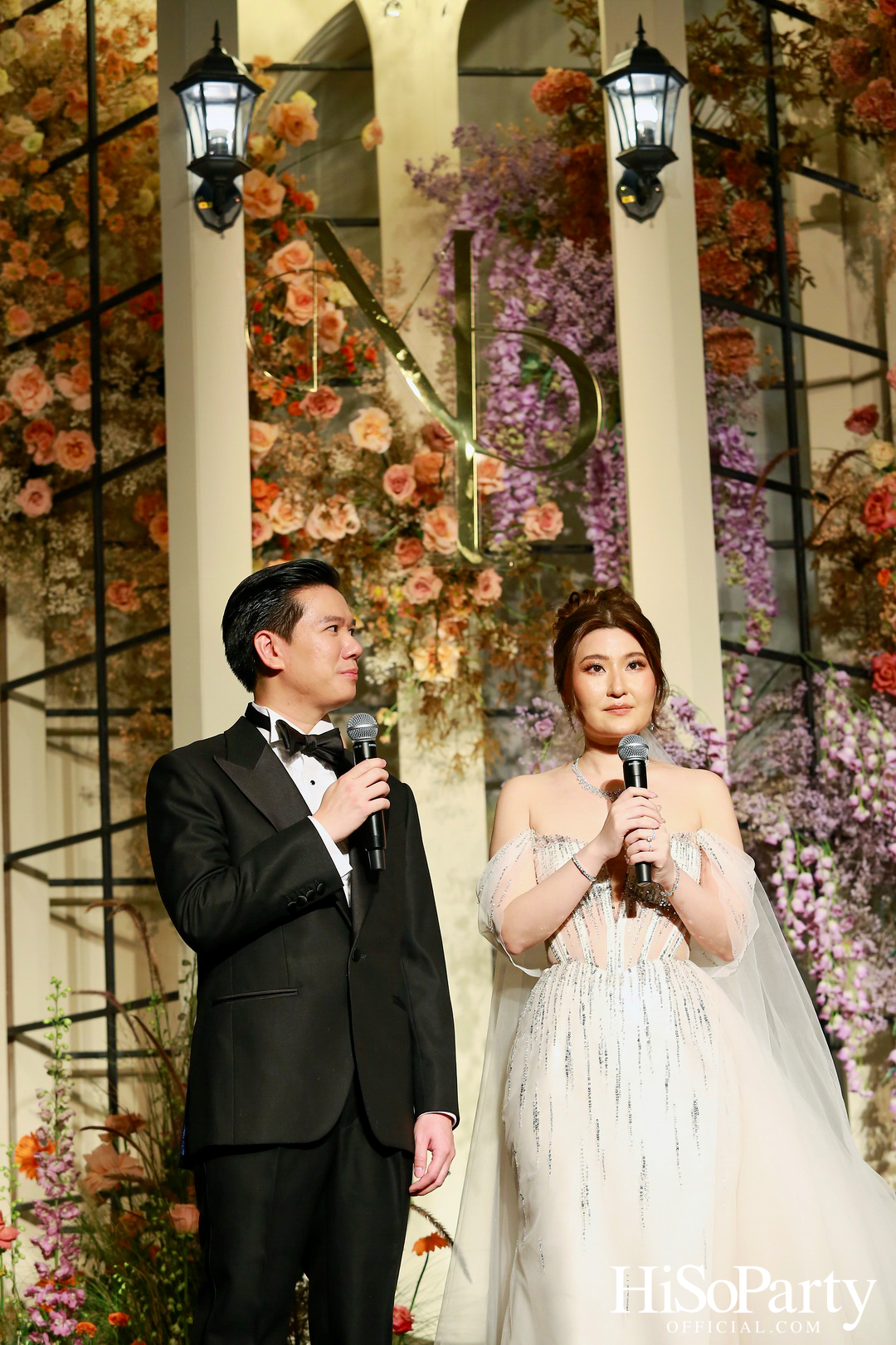 งานฉลองมงคลสมรสระหว่าง ธนพร เตชะวรบท และ วีรเดช ส่งทวีผล