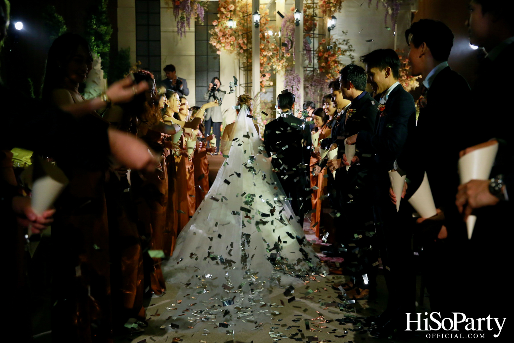 งานฉลองมงคลสมรสระหว่าง ธนพร เตชะวรบท และ วีรเดช ส่งทวีผล