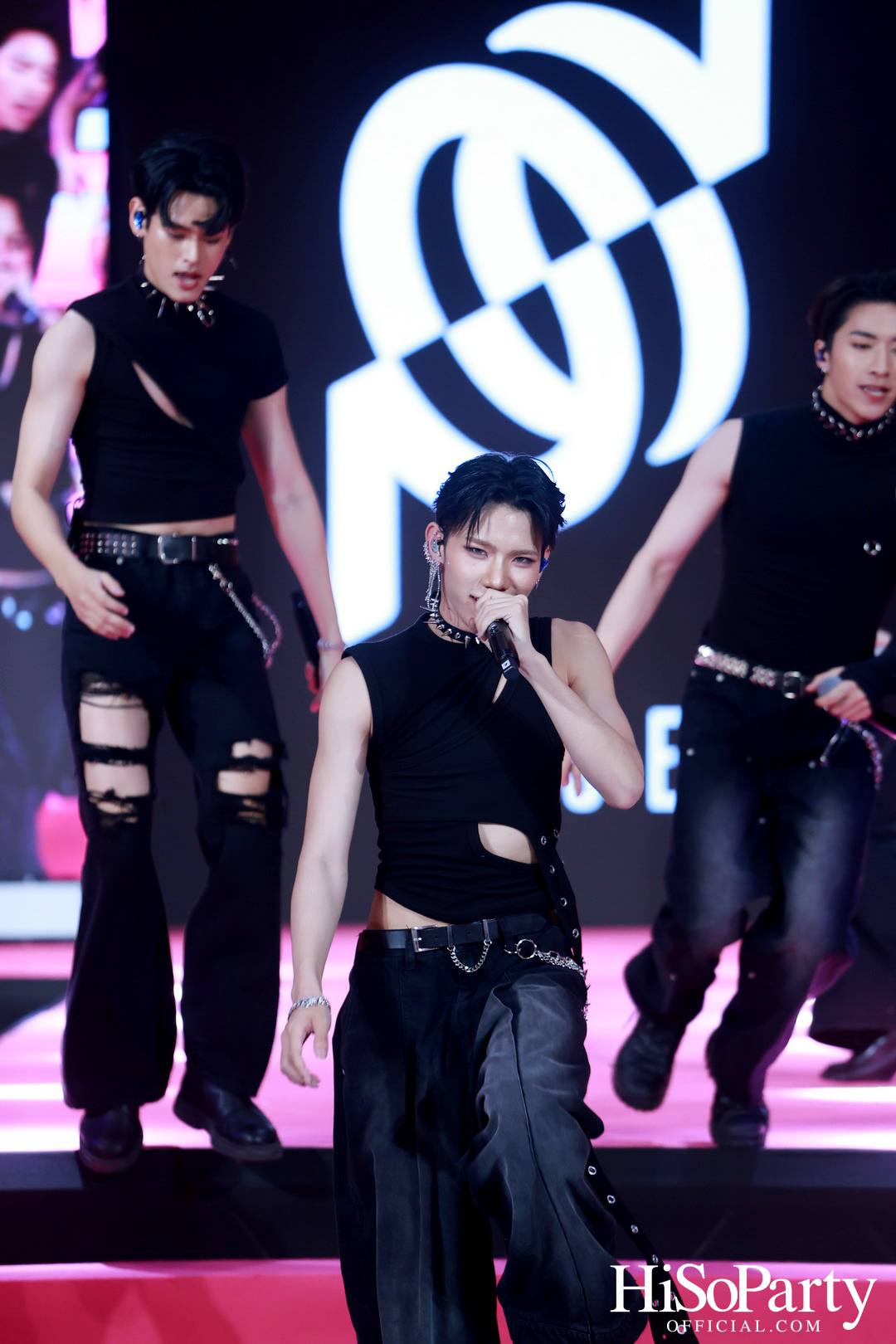 TikTok Shop I EM DISTRICT Exclusive Runway