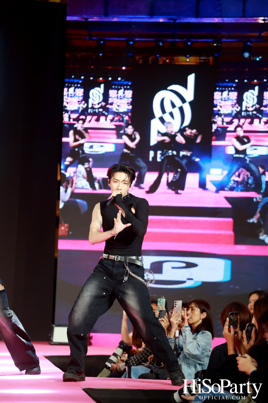 TikTok Shop I EM DISTRICT Exclusive Runway