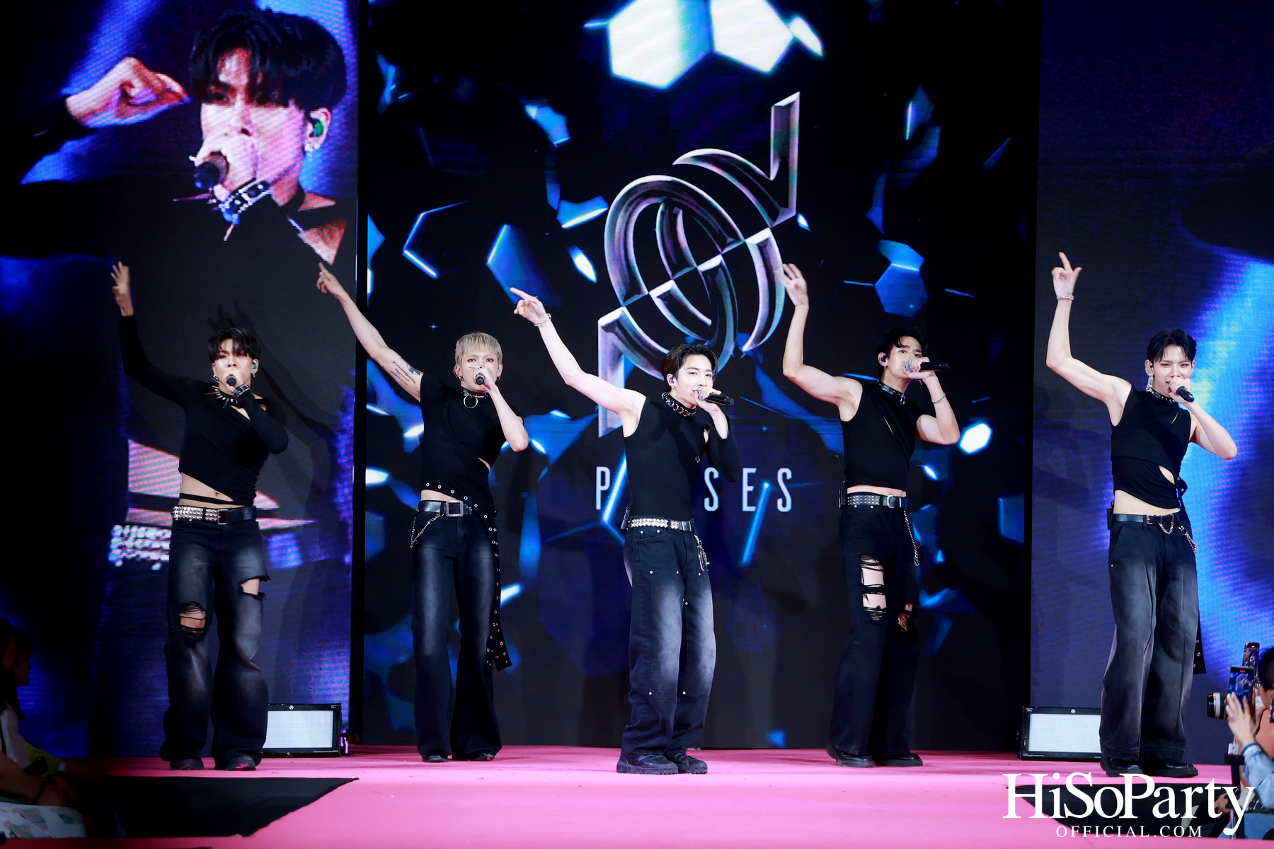 TikTok Shop I EM DISTRICT Exclusive Runway