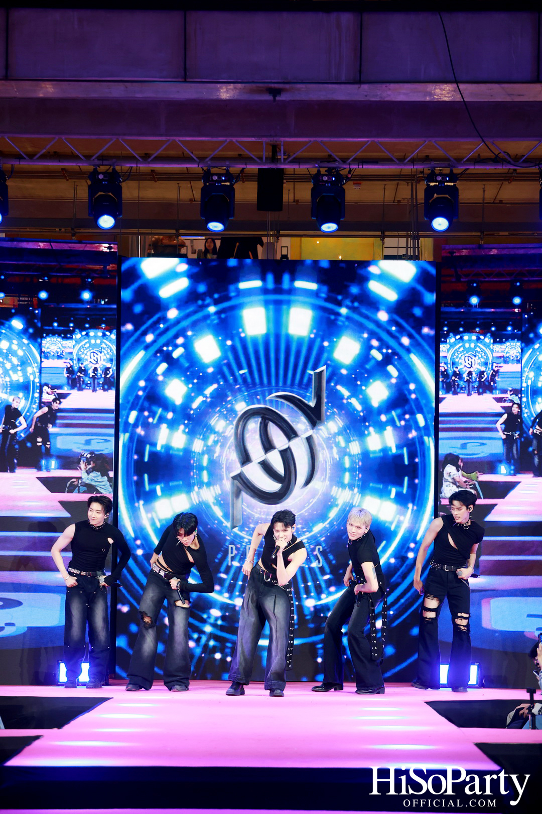 TikTok Shop I EM DISTRICT Exclusive Runway