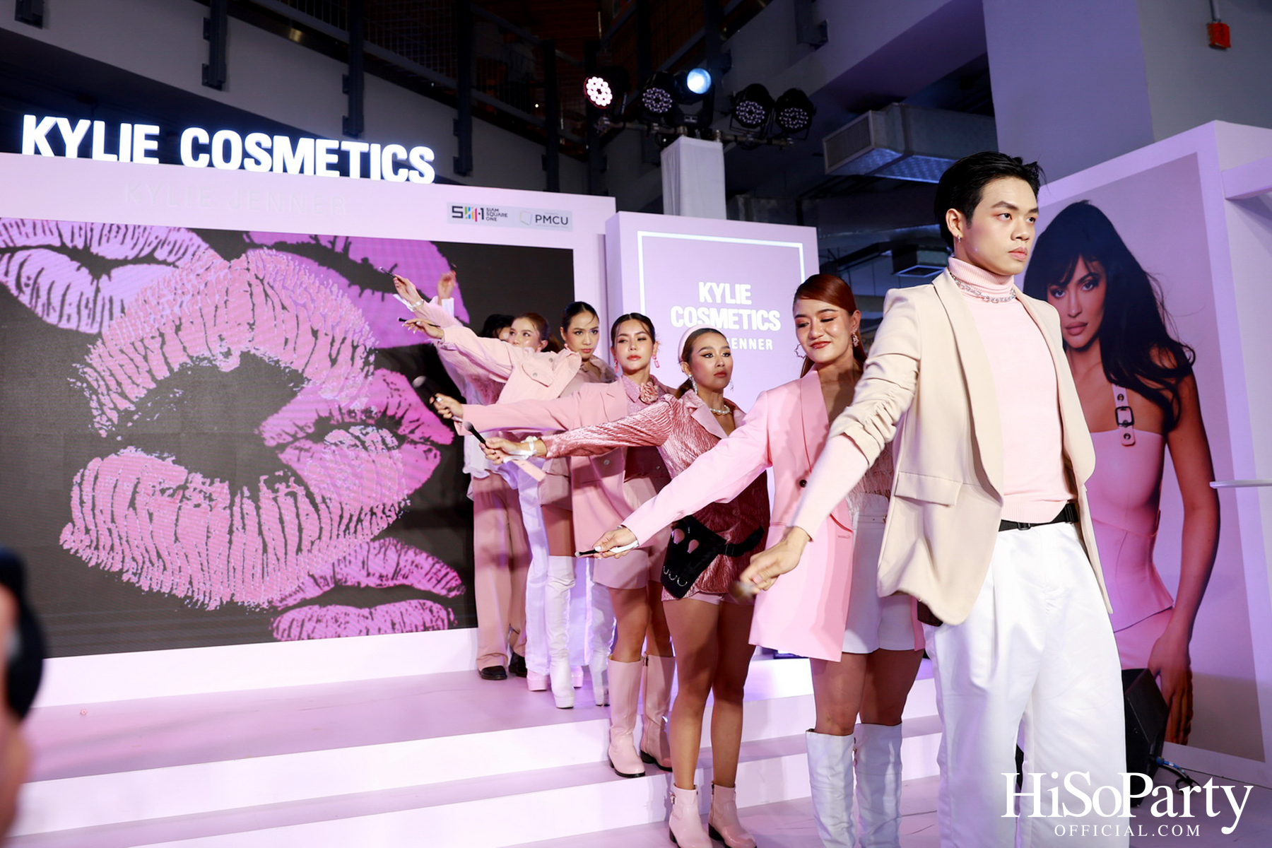 Kylie Cosmetics แลนด์ดิ้งประเทศไทยแล้วอย่างเป็นทางการ โดยวางจำหน่ายเอ็กซ์คลูซีฟที่ EVEANDBOY