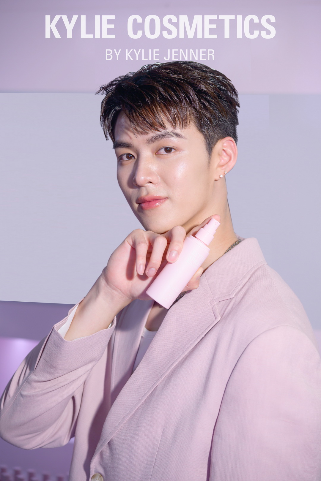 Kylie Cosmetics แลนด์ดิ้งประเทศไทยแล้วอย่างเป็นทางการ โดยวางจำหน่ายเอ็กซ์คลูซีฟที่ EVEANDBOY