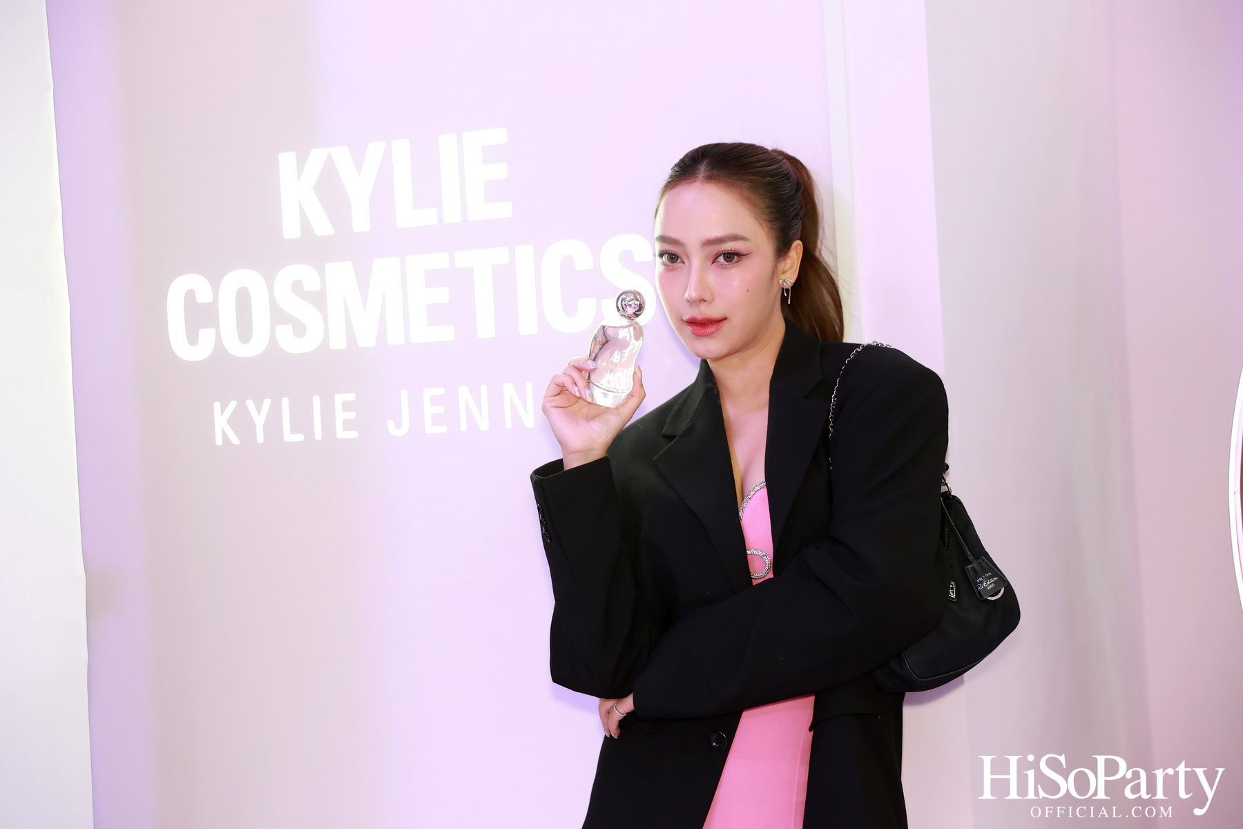 Kylie Cosmetics แลนด์ดิ้งประเทศไทยแล้วอย่างเป็นทางการ โดยวางจำหน่ายเอ็กซ์คลูซีฟที่ EVEANDBOY