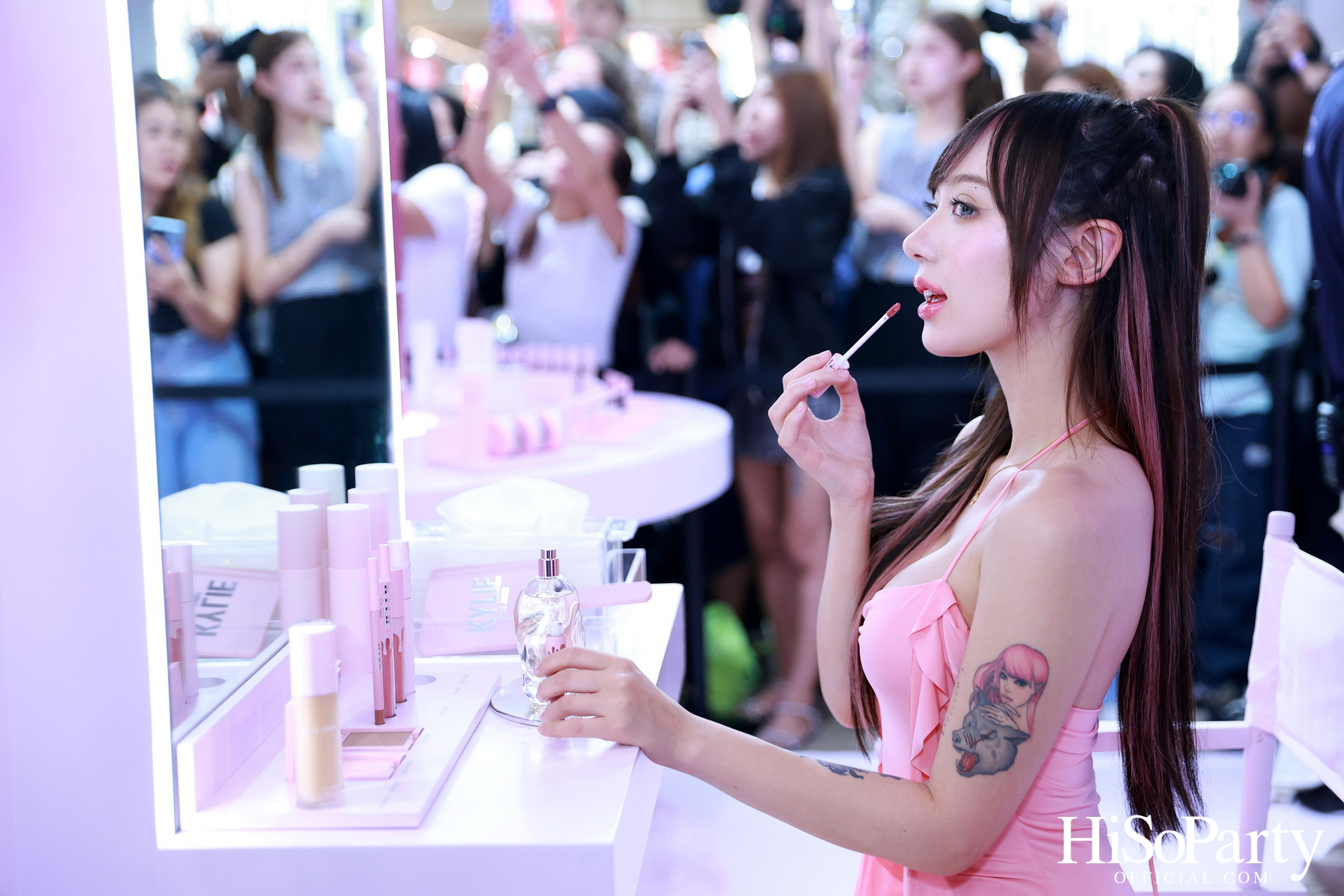 Kylie Cosmetics แลนด์ดิ้งประเทศไทยแล้วอย่างเป็นทางการ โดยวางจำหน่ายเอ็กซ์คลูซีฟที่ EVEANDBOY