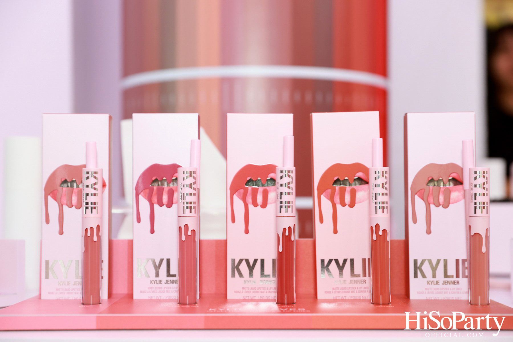 Kylie Cosmetics แลนด์ดิ้งประเทศไทยแล้วอย่างเป็นทางการ โดยวางจำหน่ายเอ็กซ์คลูซีฟที่ EVEANDBOY