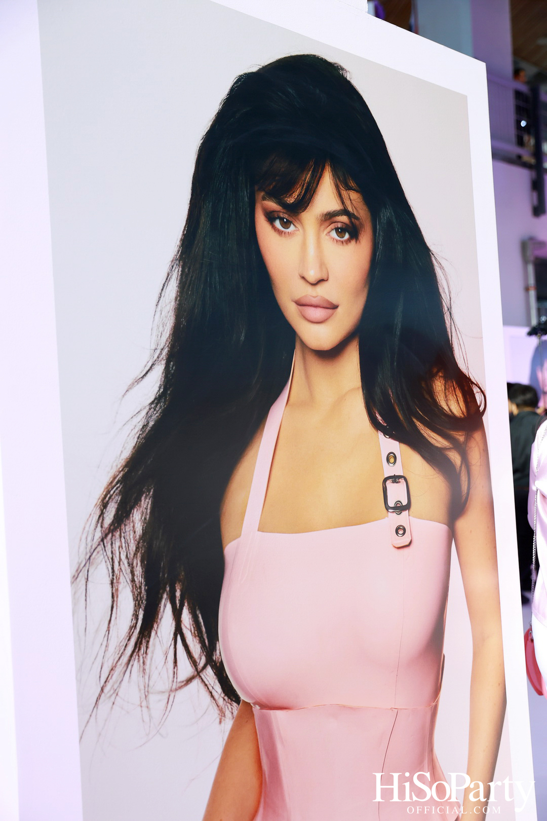 Kylie Cosmetics แลนด์ดิ้งประเทศไทยแล้วอย่างเป็นทางการ โดยวางจำหน่ายเอ็กซ์คลูซีฟที่ EVEANDBOY