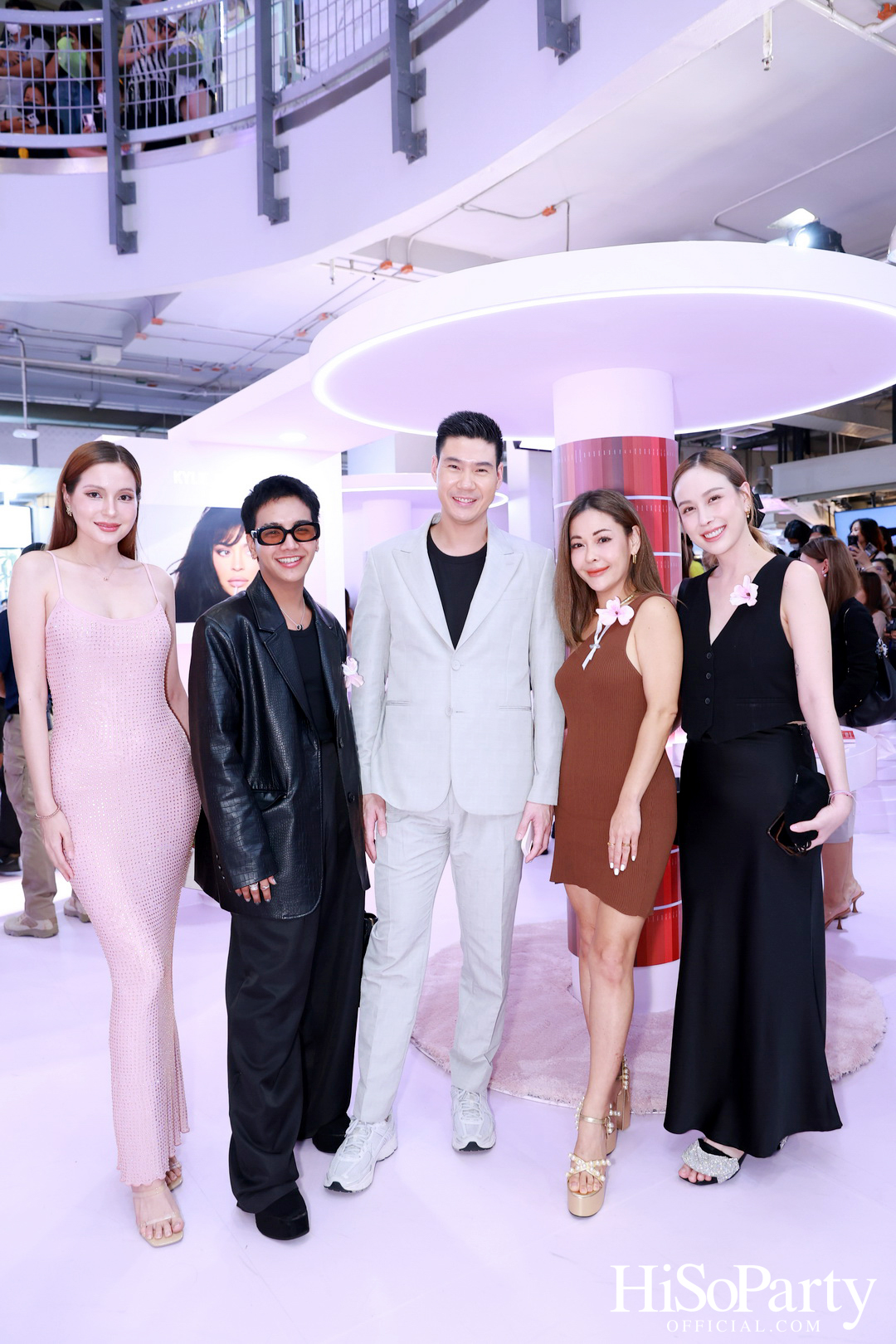 Kylie Cosmetics แลนด์ดิ้งประเทศไทยแล้วอย่างเป็นทางการ โดยวางจำหน่ายเอ็กซ์คลูซีฟที่ EVEANDBOY