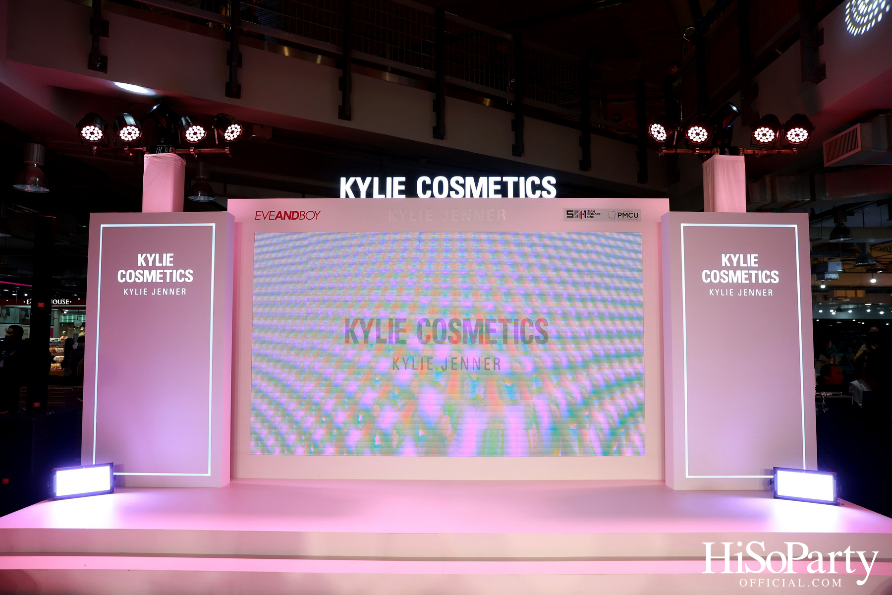 Kylie Cosmetics แลนด์ดิ้งประเทศไทยแล้วอย่างเป็นทางการ โดยวางจำหน่ายเอ็กซ์คลูซีฟที่ EVEANDBOY