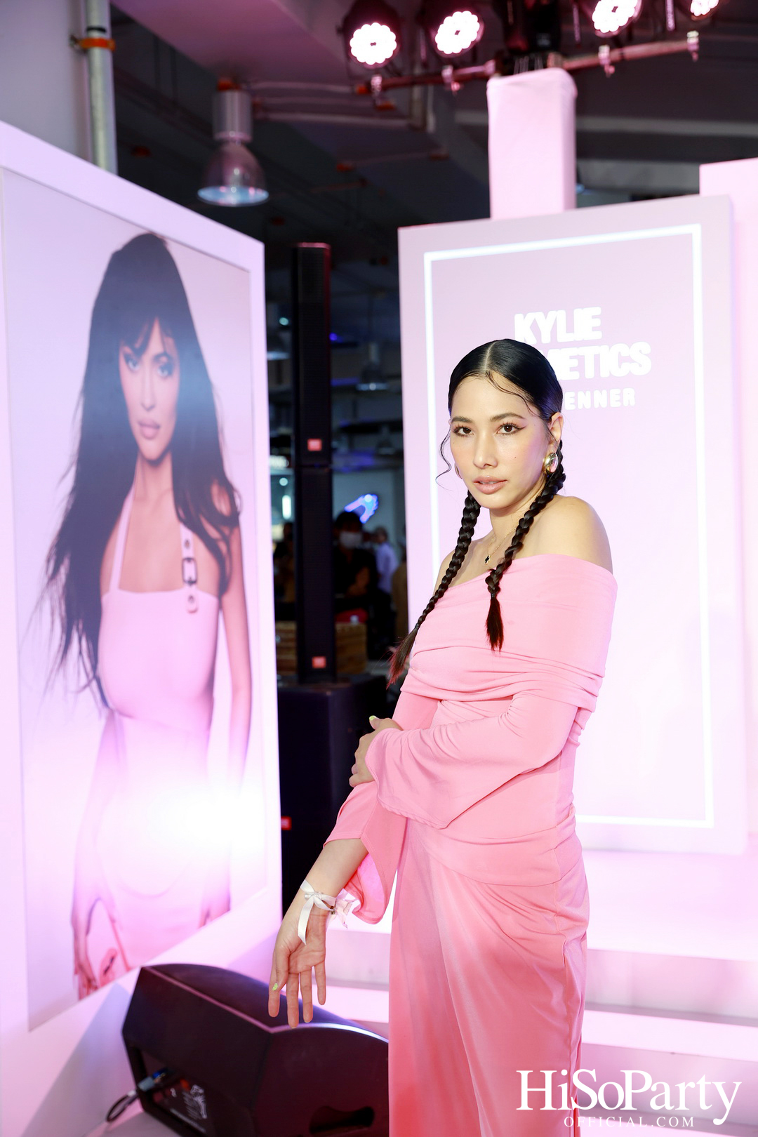 Kylie Cosmetics แลนด์ดิ้งประเทศไทยแล้วอย่างเป็นทางการ โดยวางจำหน่ายเอ็กซ์คลูซีฟที่ EVEANDBOY