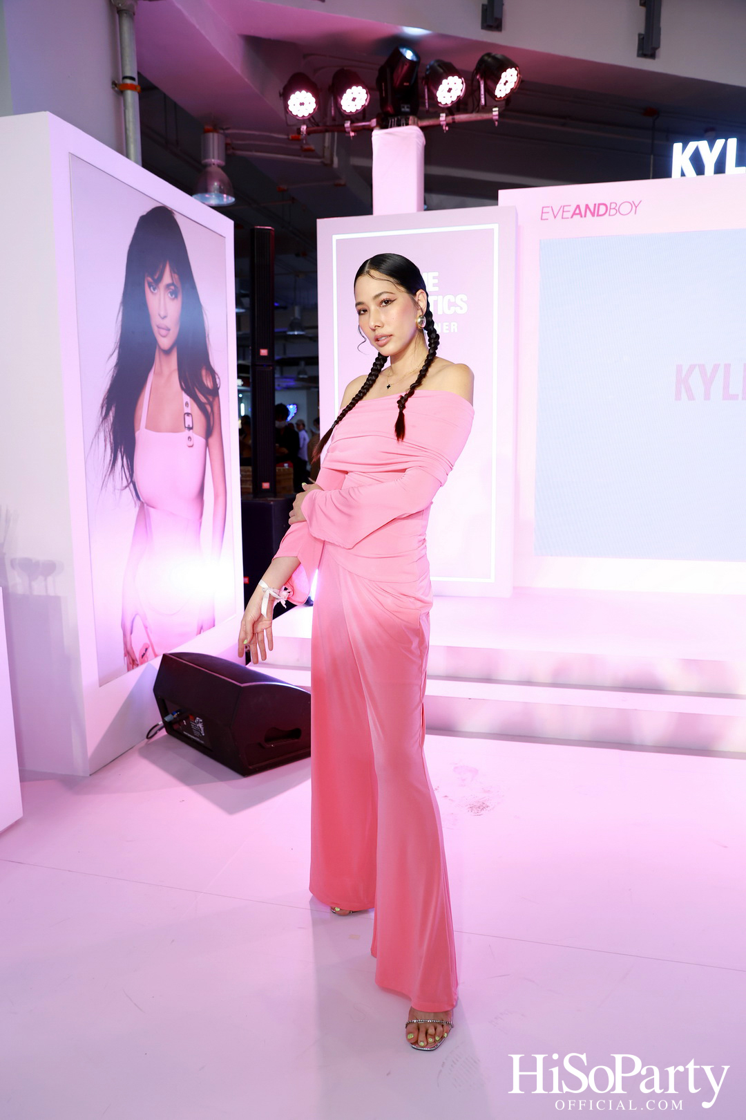 Kylie Cosmetics แลนด์ดิ้งประเทศไทยแล้วอย่างเป็นทางการ โดยวางจำหน่ายเอ็กซ์คลูซีฟที่ EVEANDBOY