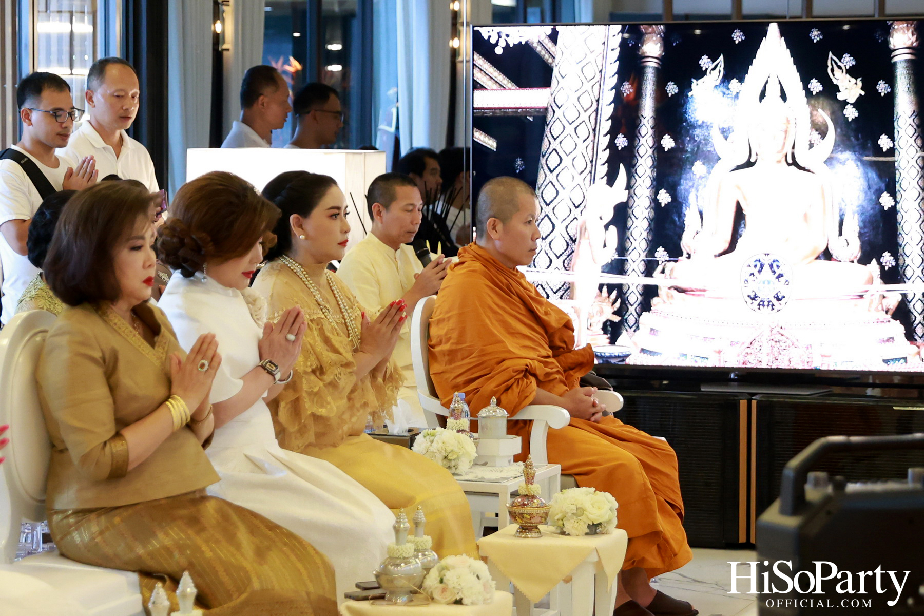 งานทำบุญขึ้นบ้านใหม่ ดร.ไก่ – มัทนาปวีณ์ สาระคุณมนตรี