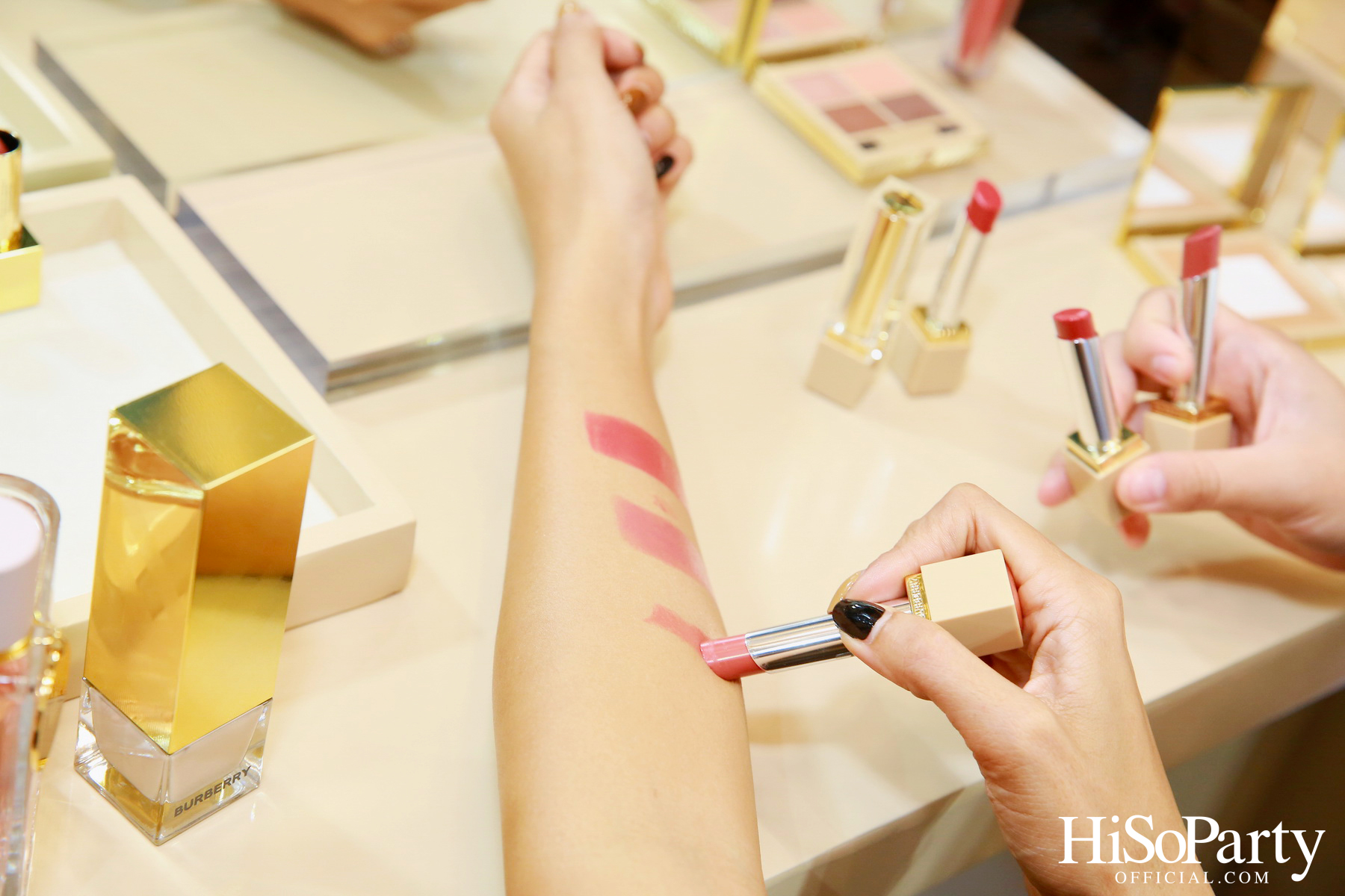 COTY THAILAND เปิดตัว BURBERRY BEAUTY POP UP ใจกลางสยามพารากอน 