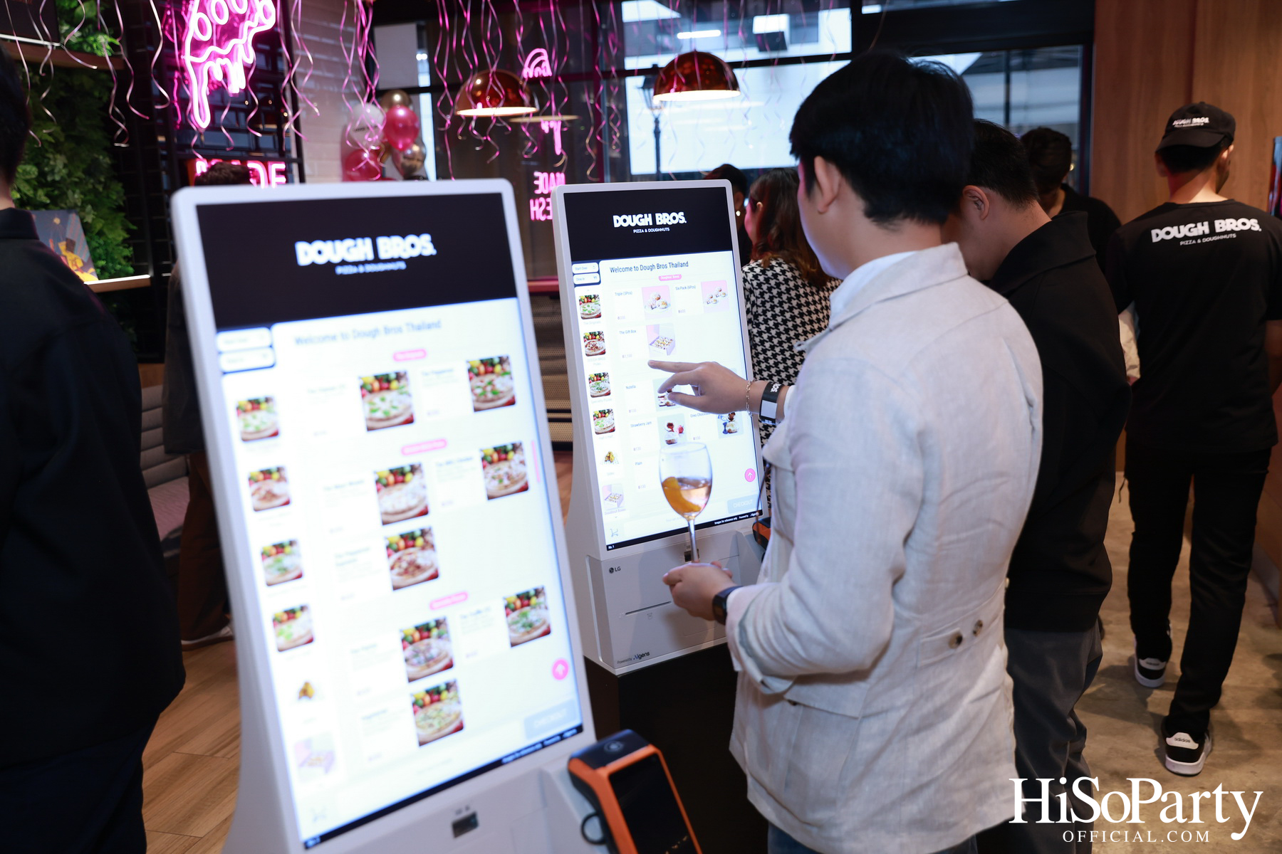 DOUGH BROS. Pizza & Doughnuts ฉลองเปิดสาขาแรกในกรุงเทพมหานคร