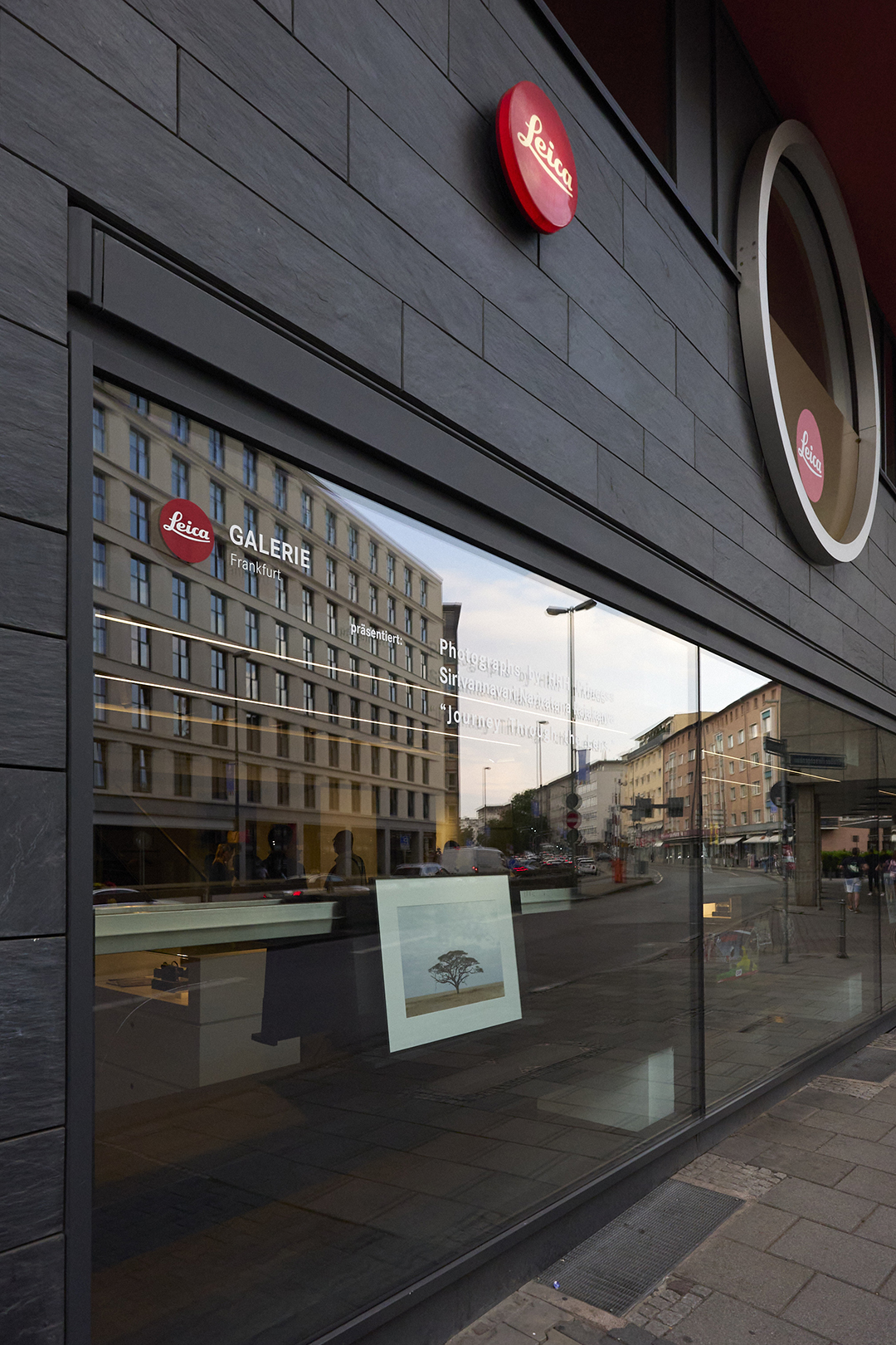 ‘Journey Through the Lens’ งานนิทรรศการภาพถ่ายฝีพระหัตถ์ สมเด็จพระเจ้าลูกเธอ เจ้าฟ้าสิริวัณณวรี นารีรัตนราชกัญญา ณ Leica Gallery Frankfurt 