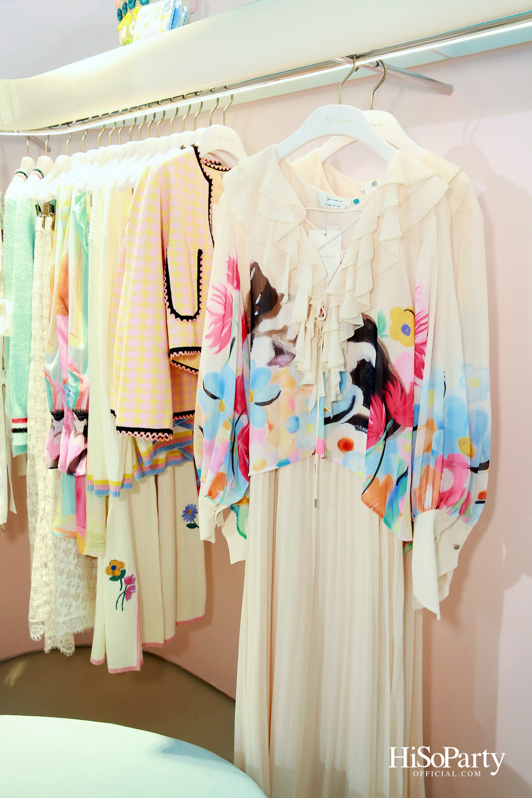 lyn around เปิดตัวคอลเลกชั่นล่าสุด ‘Sunshine & Midnight’ พร้อมเปิดตัวแบรนด์พรีเซนเตอร์คนแรก แอลลี่ - อชิรญา นิติพน