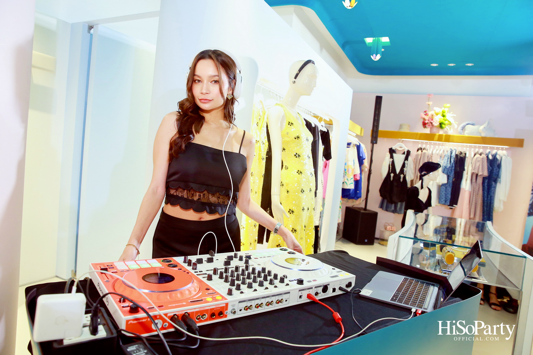 lyn around เปิดตัวคอลเลกชั่นล่าสุด ‘Sunshine & Midnight’ พร้อมเปิดตัวแบรนด์พรีเซนเตอร์คนแรก แอลลี่ - อชิรญา นิติพน