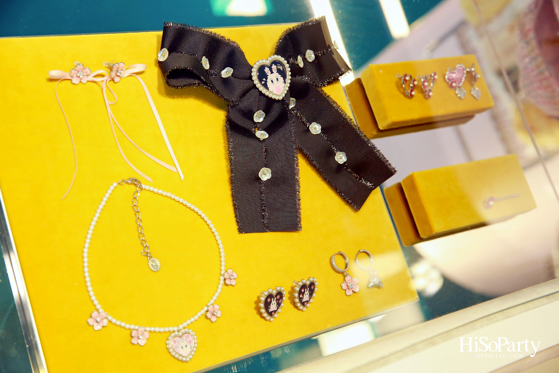 lyn around เปิดตัวคอลเลกชั่นล่าสุด ‘Sunshine & Midnight’ พร้อมเปิดตัวแบรนด์พรีเซนเตอร์คนแรก แอลลี่ - อชิรญา นิติพน