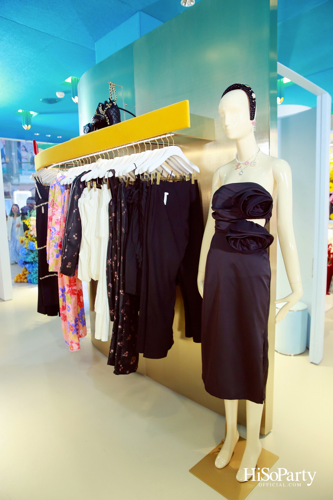 lyn around เปิดตัวคอลเลกชั่นล่าสุด ‘Sunshine & Midnight’ พร้อมเปิดตัวแบรนด์พรีเซนเตอร์คนแรก แอลลี่ - อชิรญา นิติพน