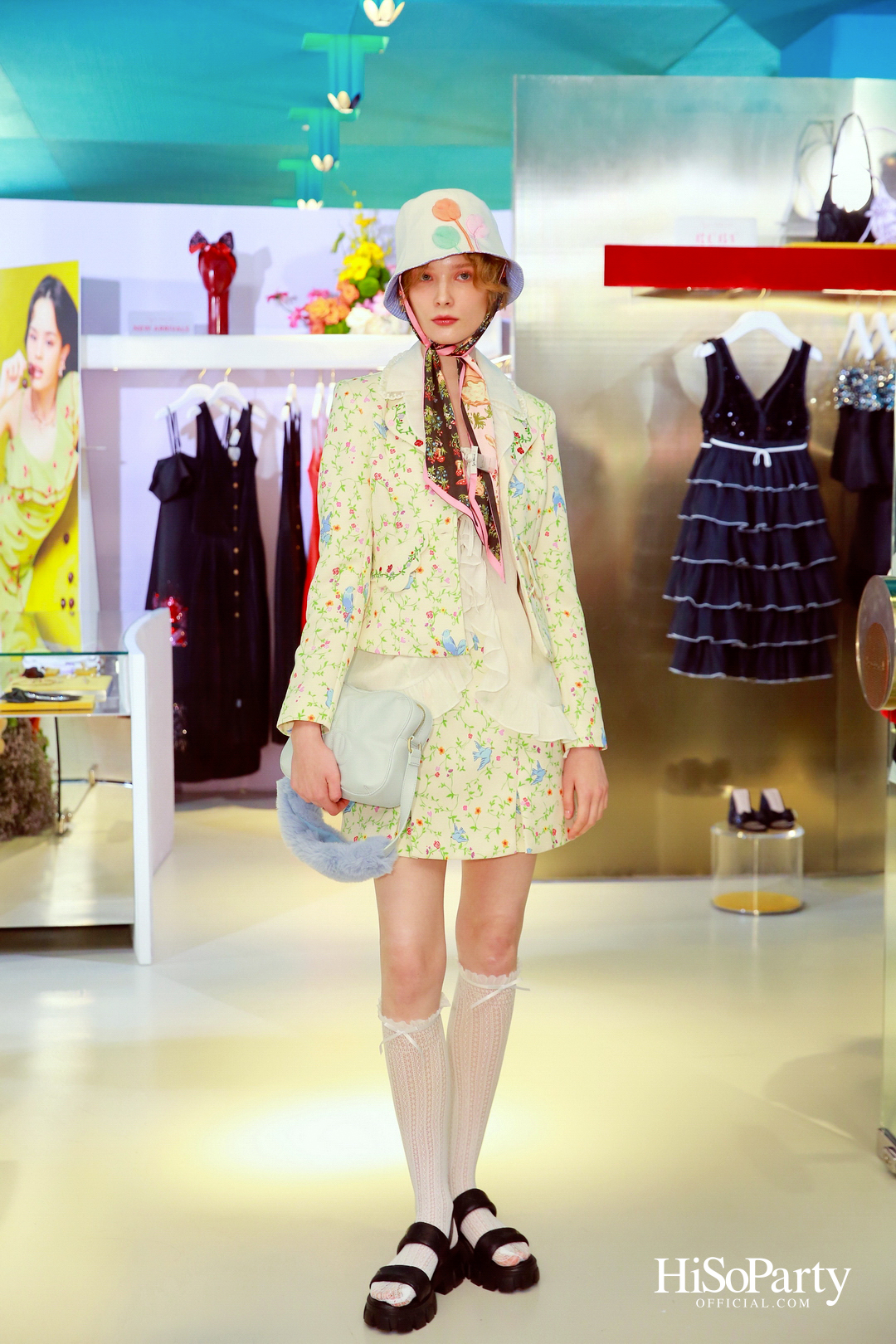 lyn around เปิดตัวคอลเลกชั่นล่าสุด ‘Sunshine & Midnight’ พร้อมเปิดตัวแบรนด์พรีเซนเตอร์คนแรก แอลลี่ - อชิรญา นิติพน