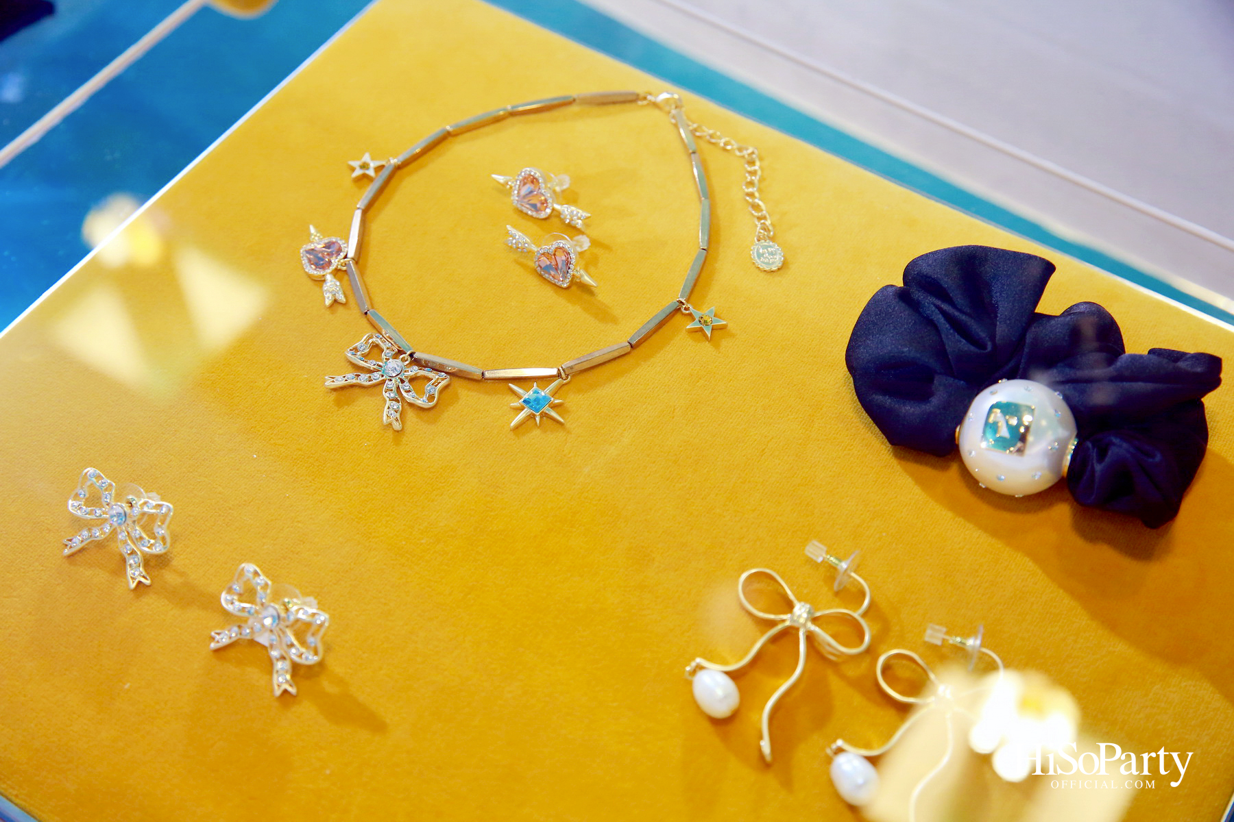 lyn around เปิดตัวคอลเลกชั่นล่าสุด ‘Sunshine & Midnight’ พร้อมเปิดตัวแบรนด์พรีเซนเตอร์คนแรก แอลลี่ - อชิรญา นิติพน