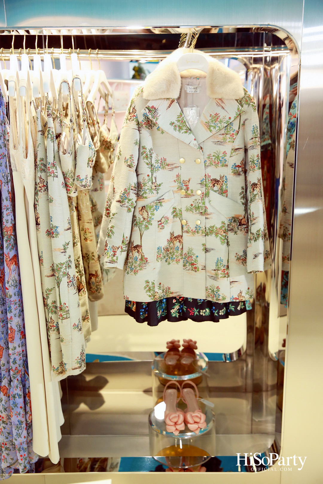 lyn around เปิดตัวคอลเลกชั่นล่าสุด ‘Sunshine & Midnight’ พร้อมเปิดตัวแบรนด์พรีเซนเตอร์คนแรก แอลลี่ - อชิรญา นิติพน