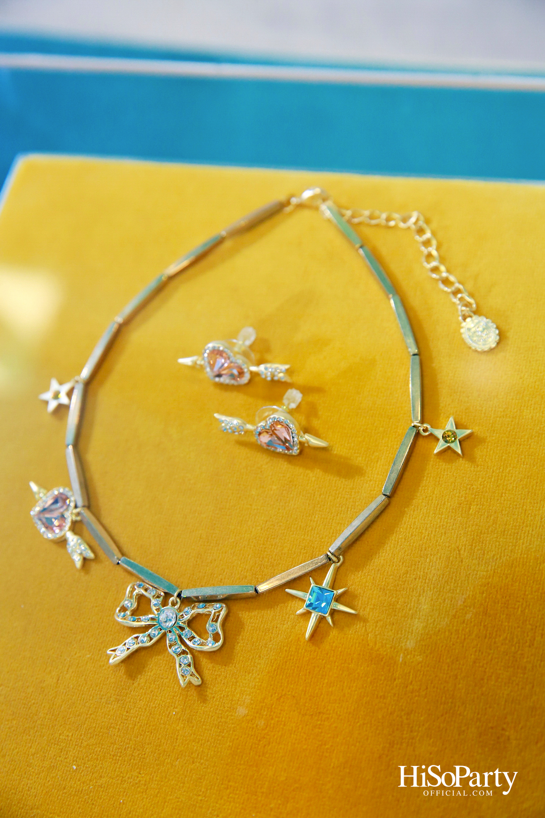 lyn around เปิดตัวคอลเลกชั่นล่าสุด ‘Sunshine & Midnight’ พร้อมเปิดตัวแบรนด์พรีเซนเตอร์คนแรก แอลลี่ - อชิรญา นิติพน