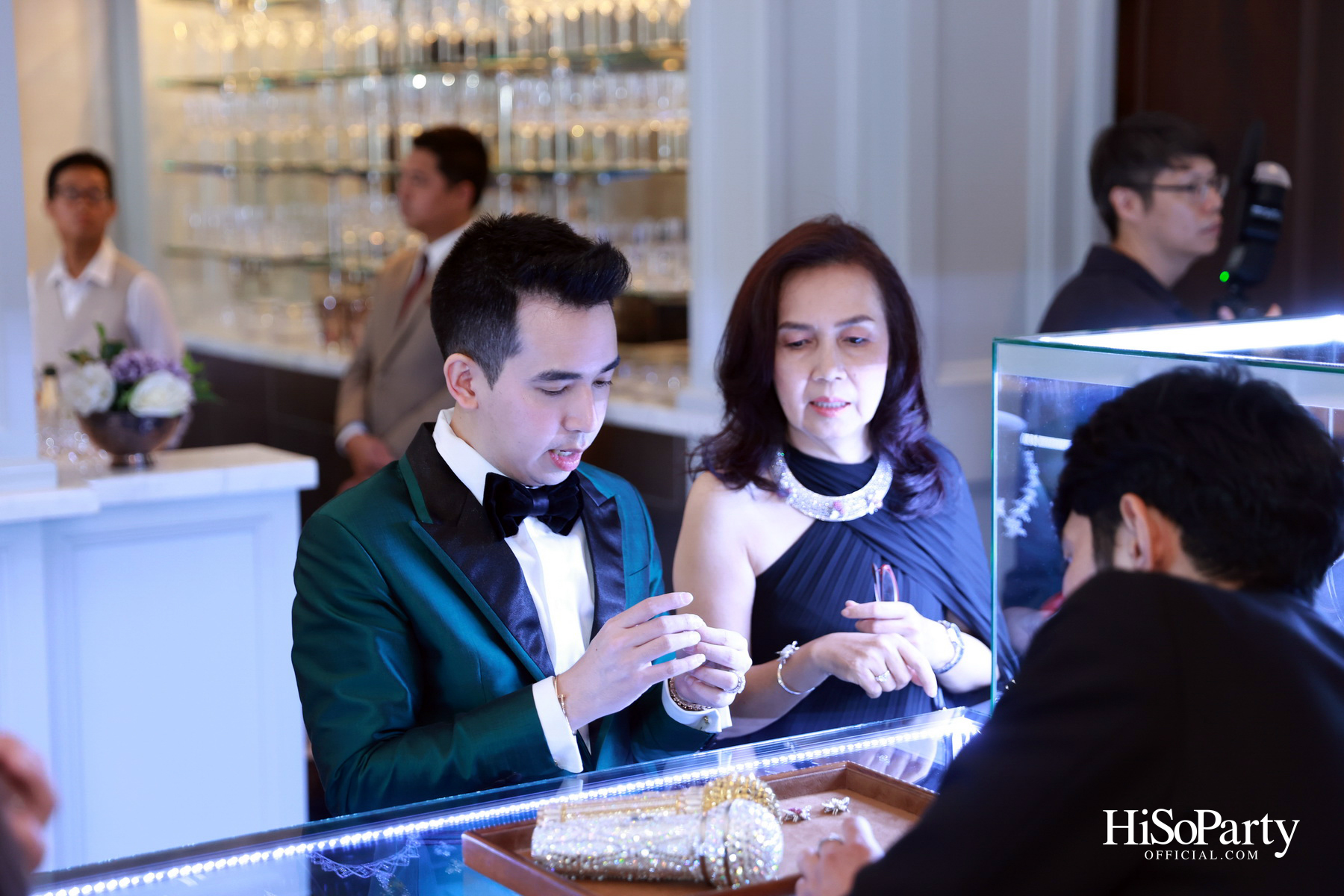 Exclusive Preview Judith Leiber New Collection & Beauty Gems ‘Bee 's Collection’