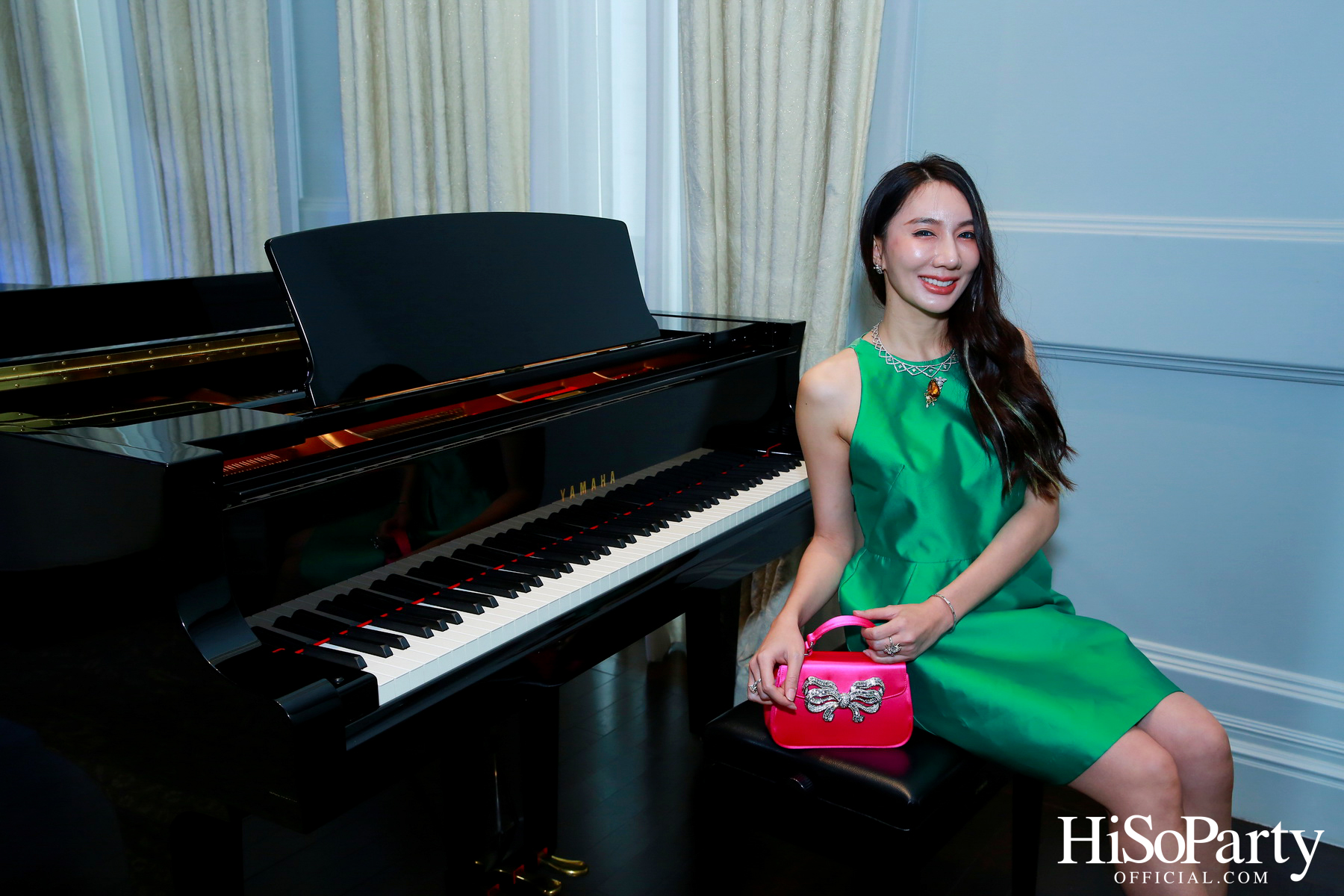 Exclusive Preview Judith Leiber New Collection & Beauty Gems ‘Bee 's Collection’