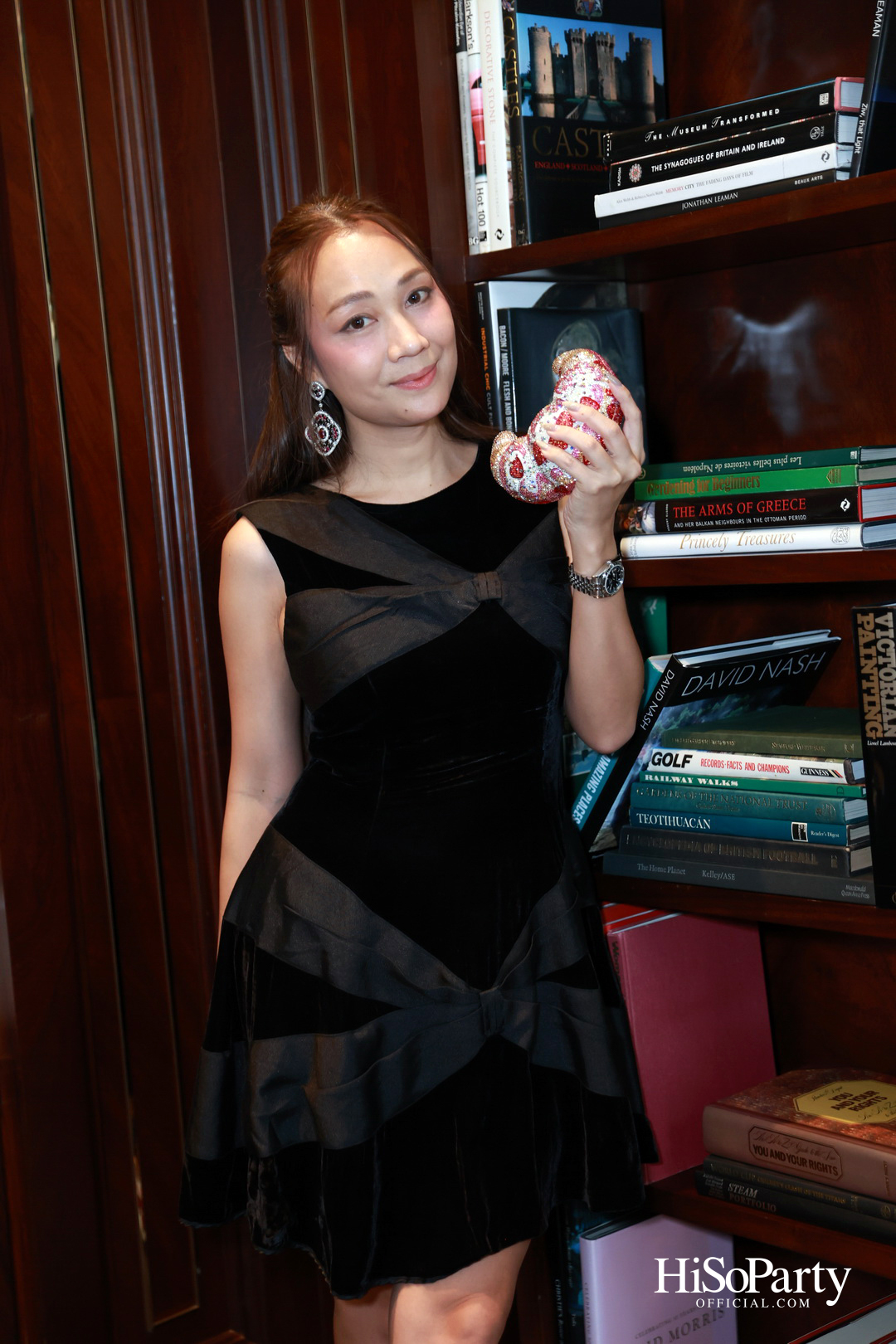 Exclusive Preview Judith Leiber New Collection & Beauty Gems ‘Bee 's Collection’