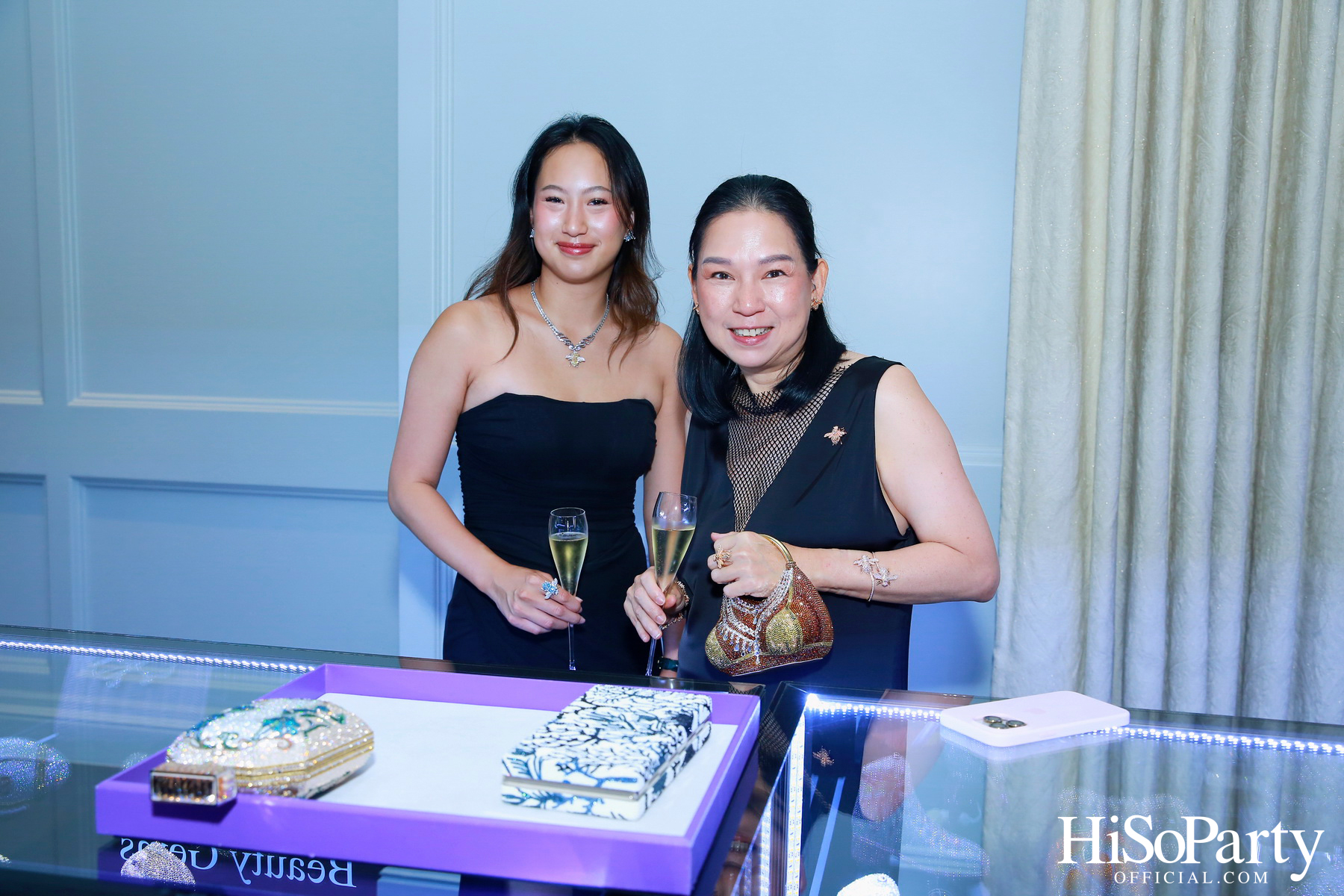 Exclusive Preview Judith Leiber New Collection & Beauty Gems ‘Bee 's Collection’