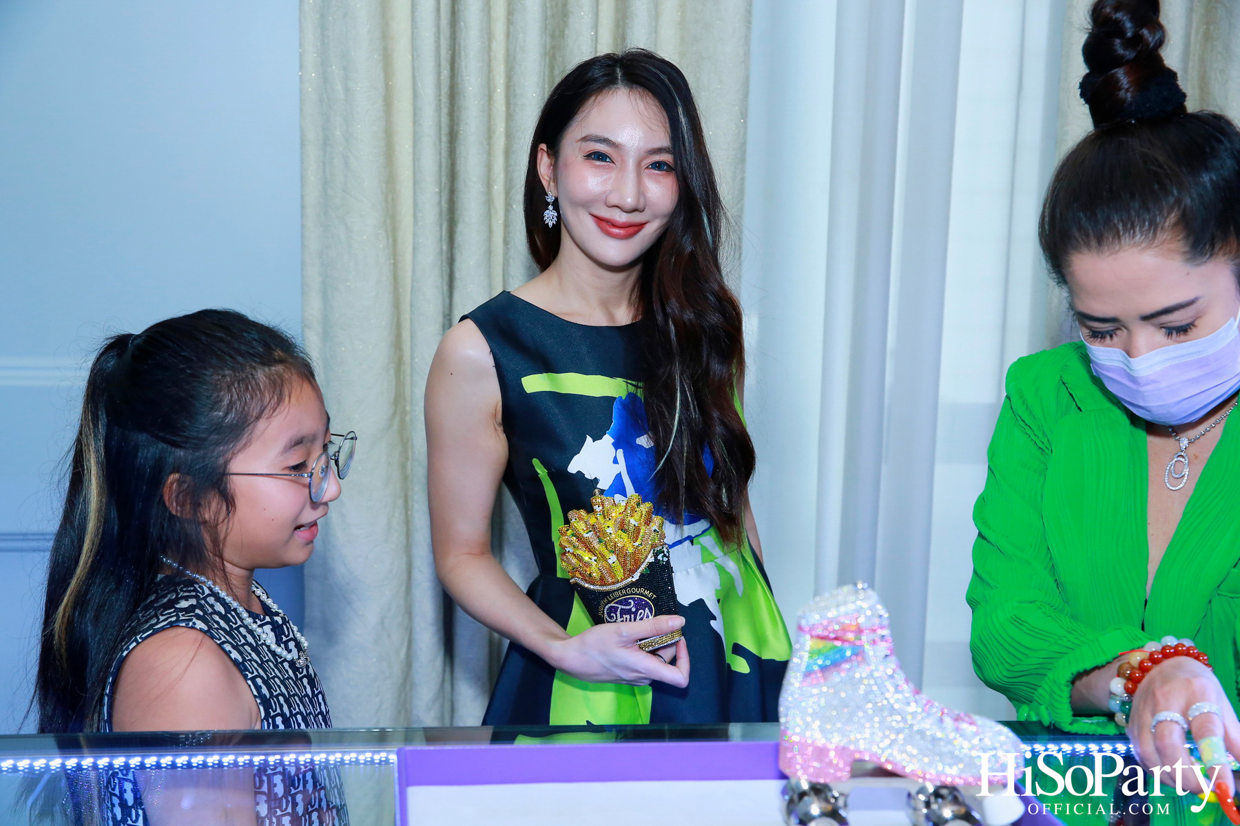 Exclusive Preview Judith Leiber New Collection & Beauty Gems ‘Bee 's Collection’