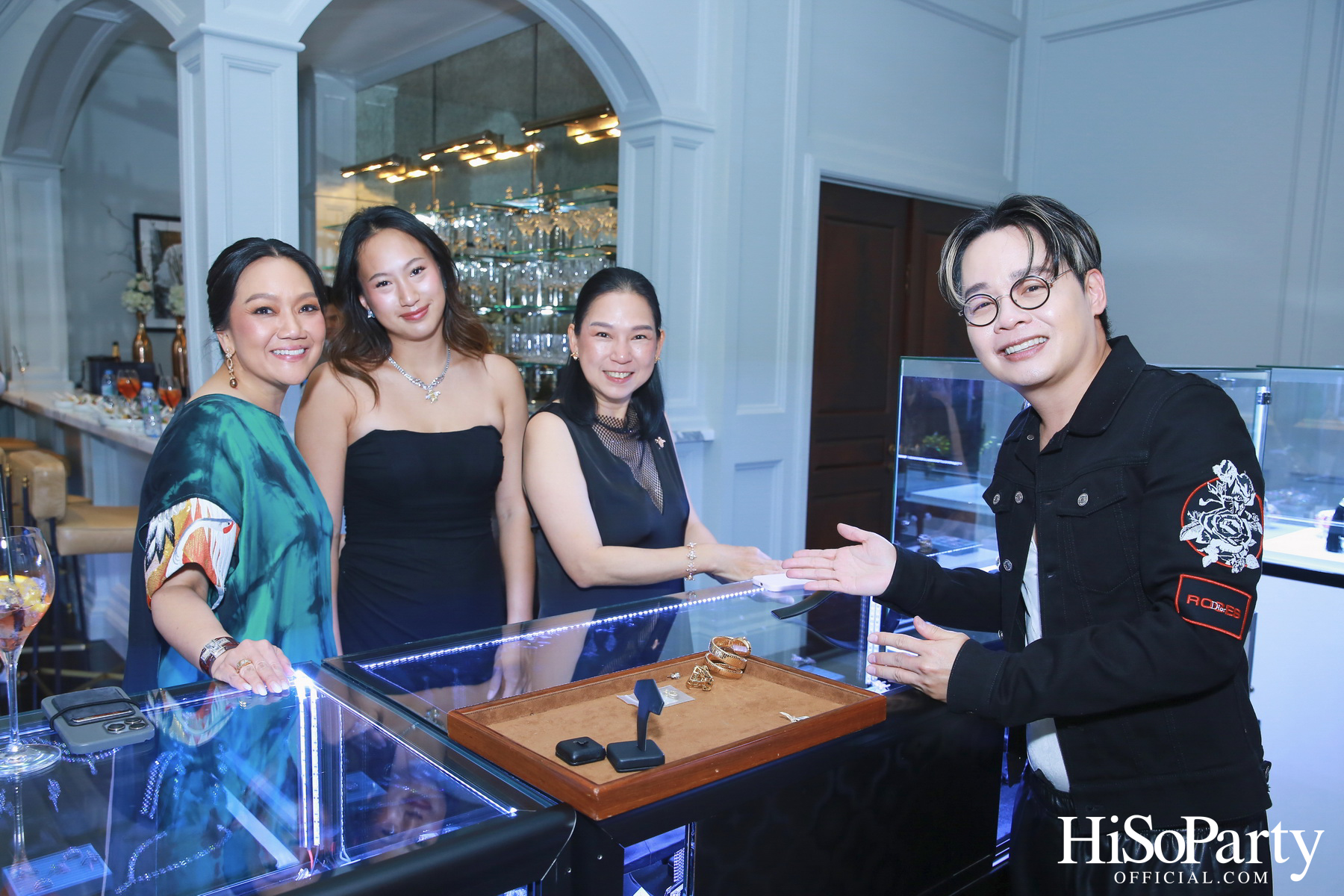 Exclusive Preview Judith Leiber New Collection & Beauty Gems ‘Bee 's Collection’