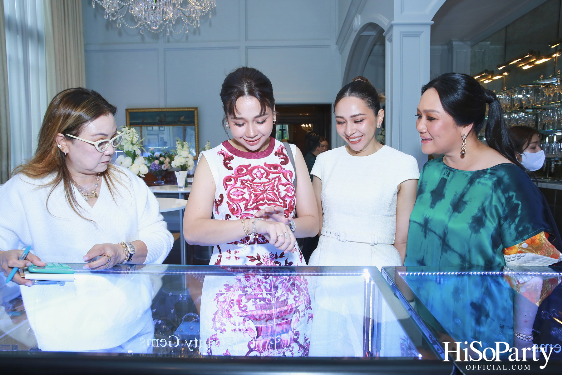 Exclusive Preview Judith Leiber New Collection & Beauty Gems ‘Bee 's Collection’