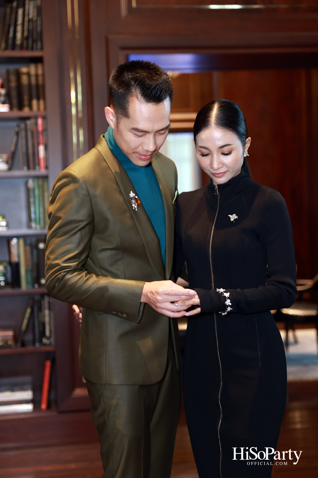 Exclusive Preview Judith Leiber New Collection & Beauty Gems ‘Bee 's Collection’