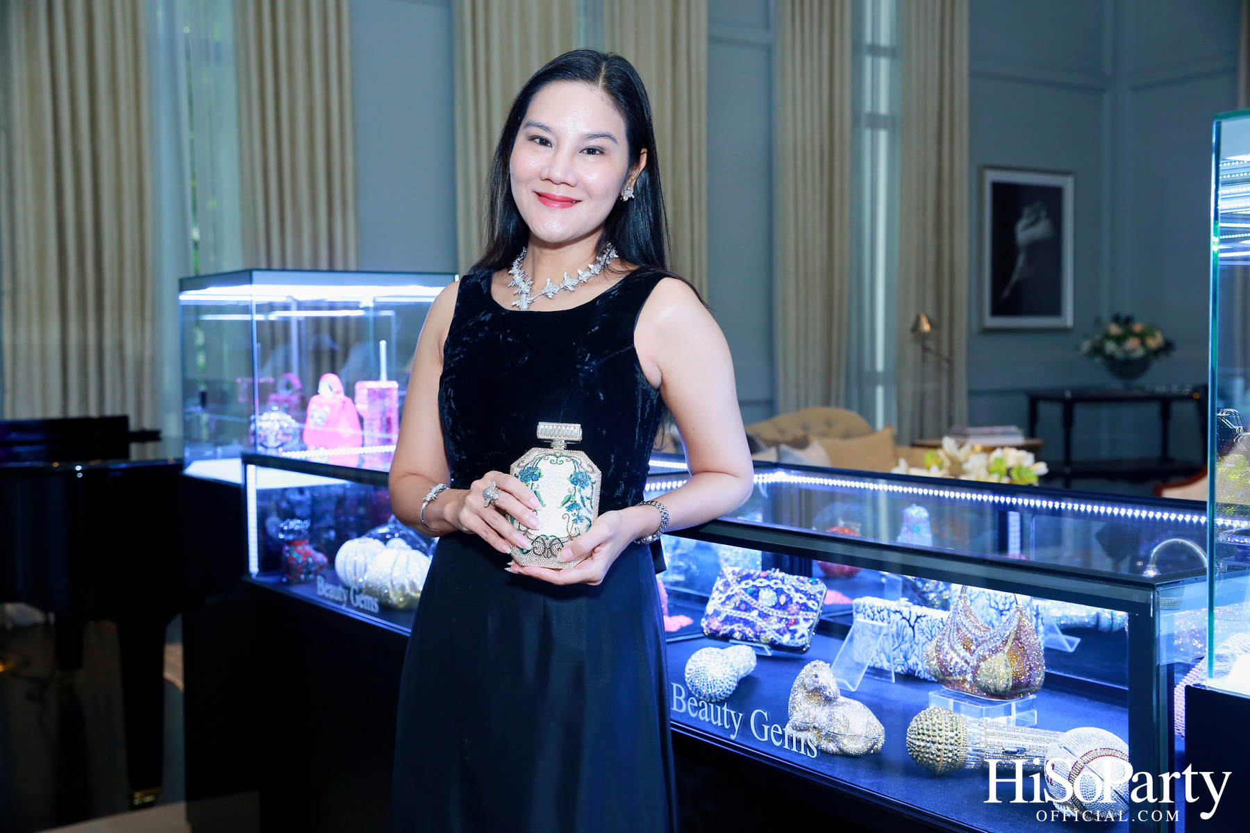 Exclusive Preview Judith Leiber New Collection & Beauty Gems ‘Bee 's Collection’