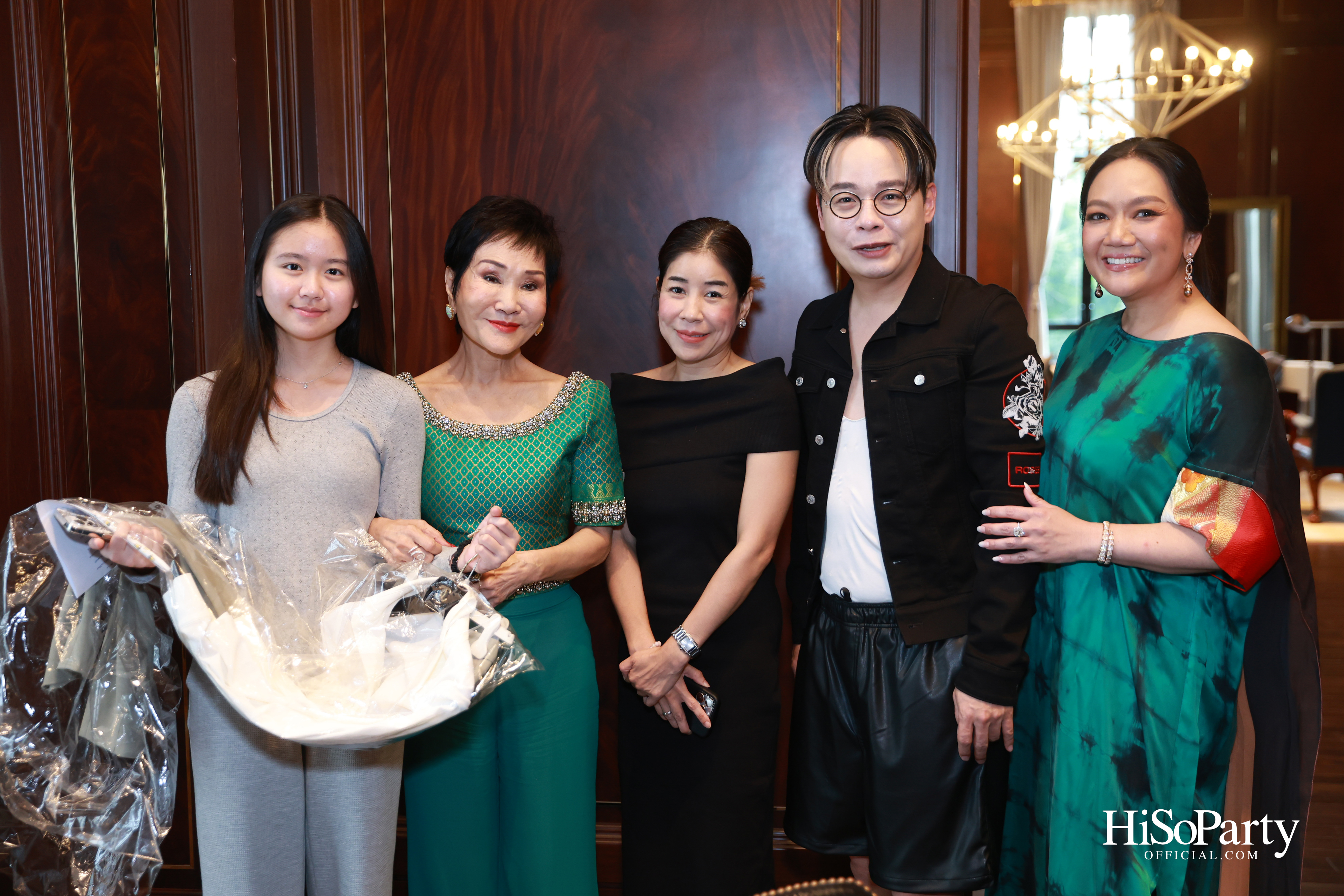 Exclusive Preview Judith Leiber New Collection & Beauty Gems ‘Bee 's Collection’