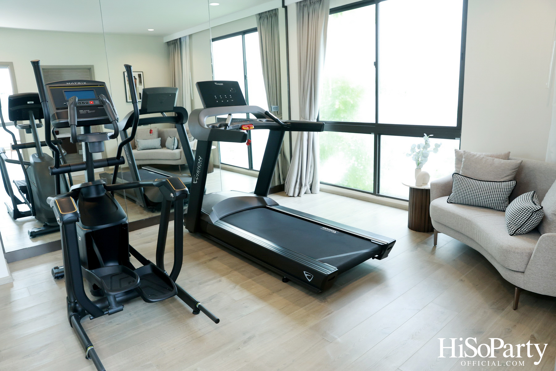 HiSoParty Magazine X AERIE