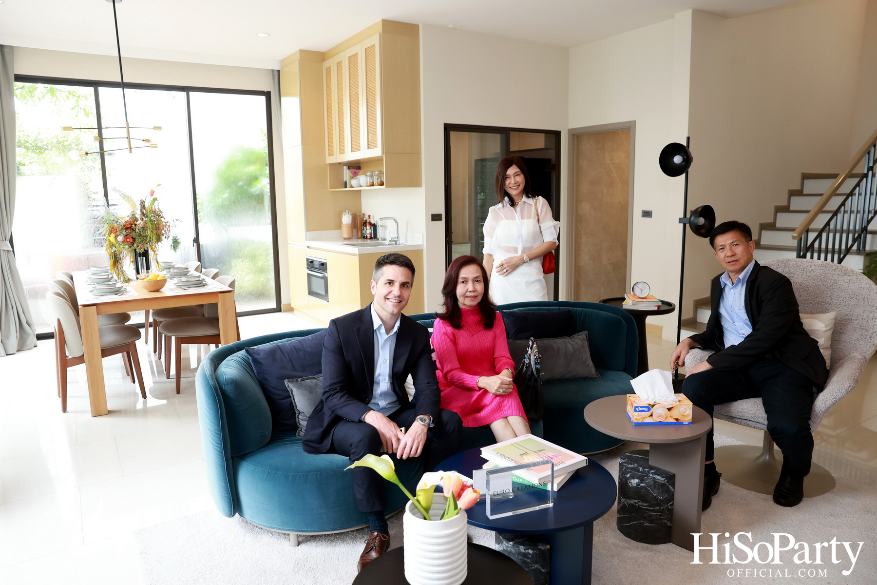 HiSoParty Magazine X AERIE