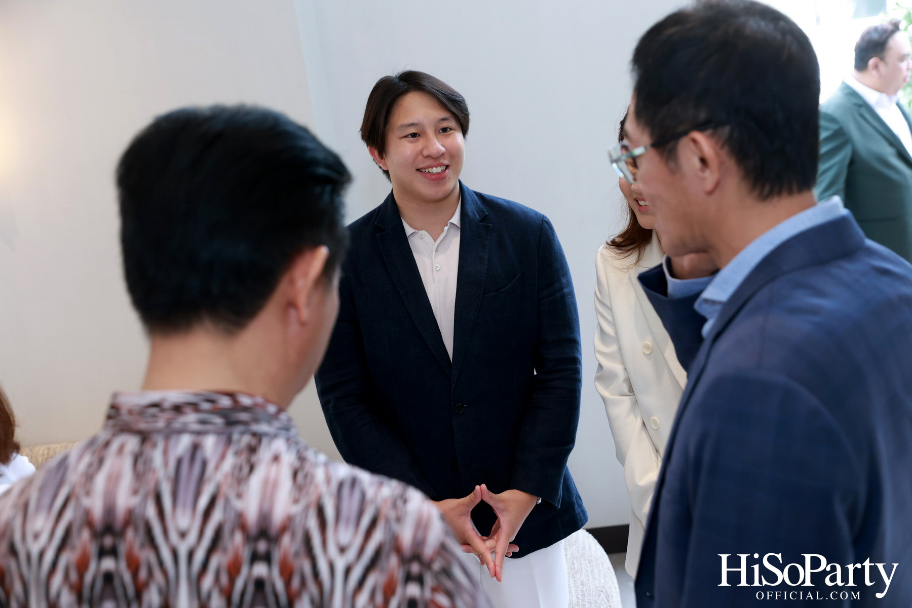 HiSoParty Magazine X AERIE