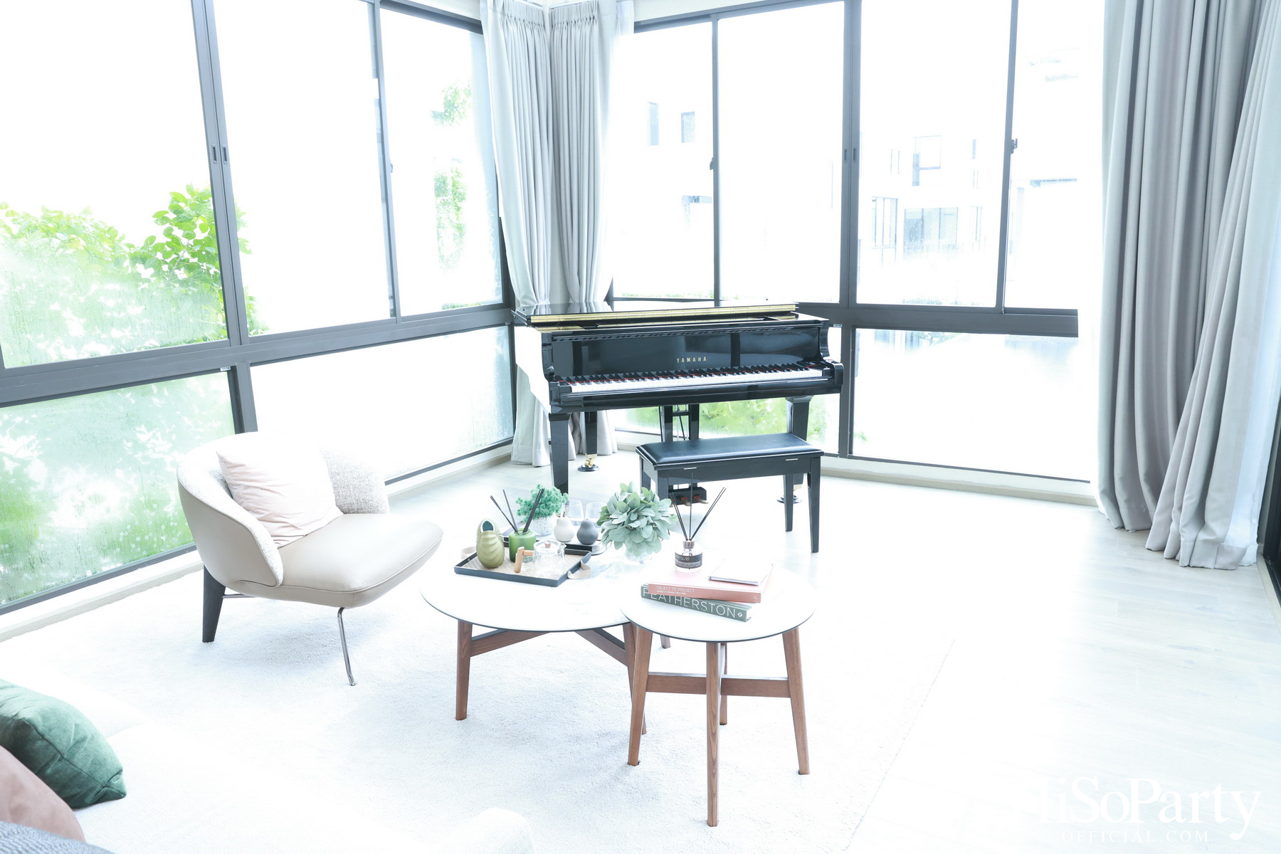 HiSoParty Magazine X AERIE