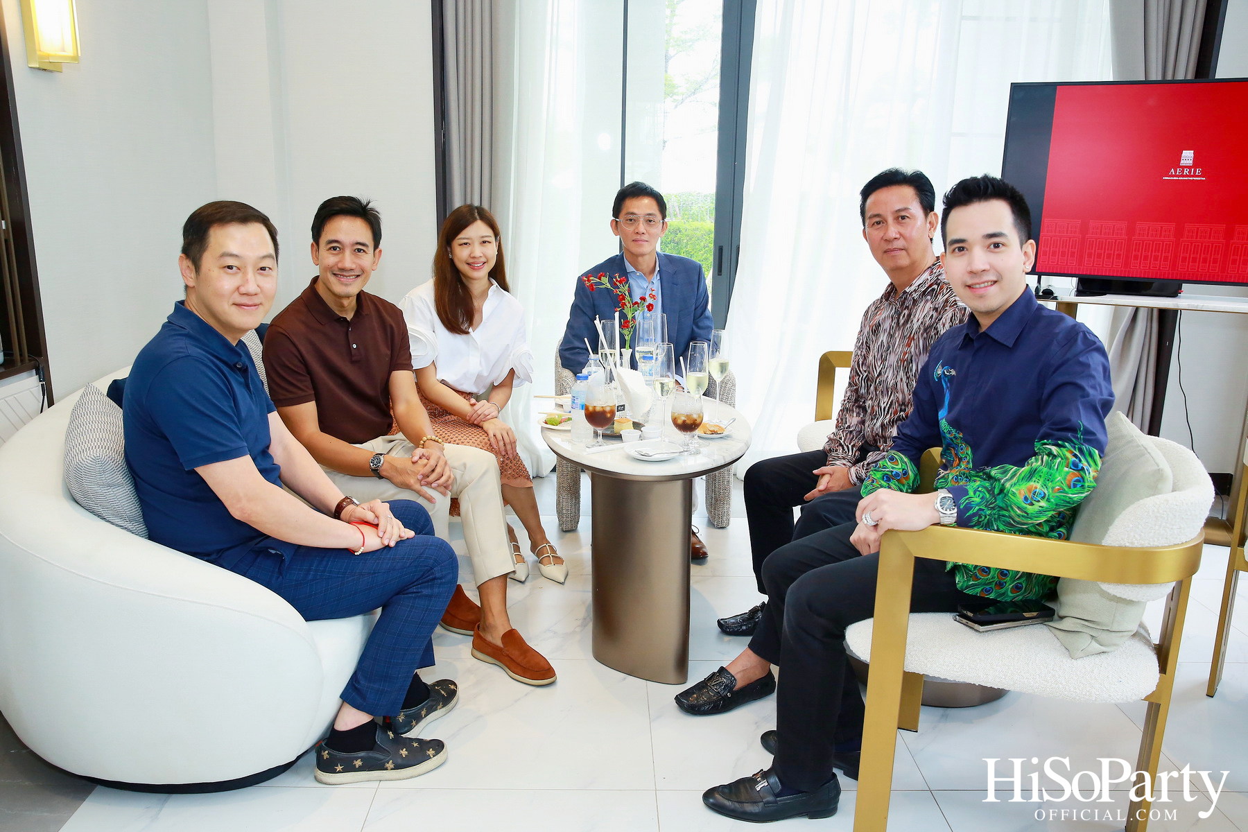 HiSoParty Magazine X AERIE